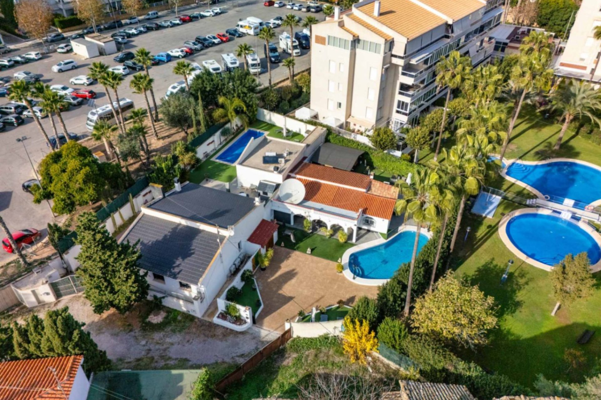 Resale - Villa -
Albir