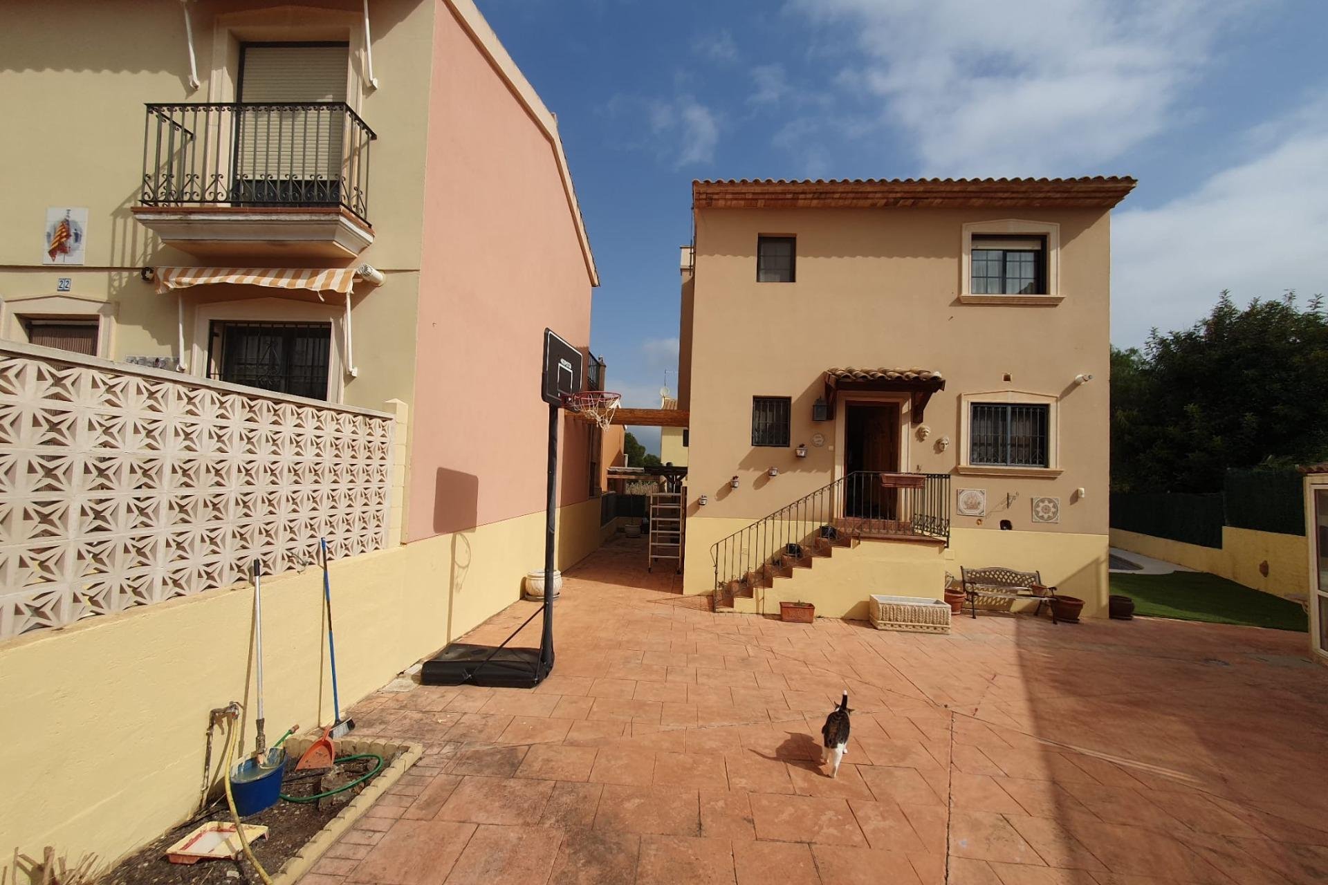 Resale - Villa -
Alfas del Pí - Colonia Escandinavia-Cautivador