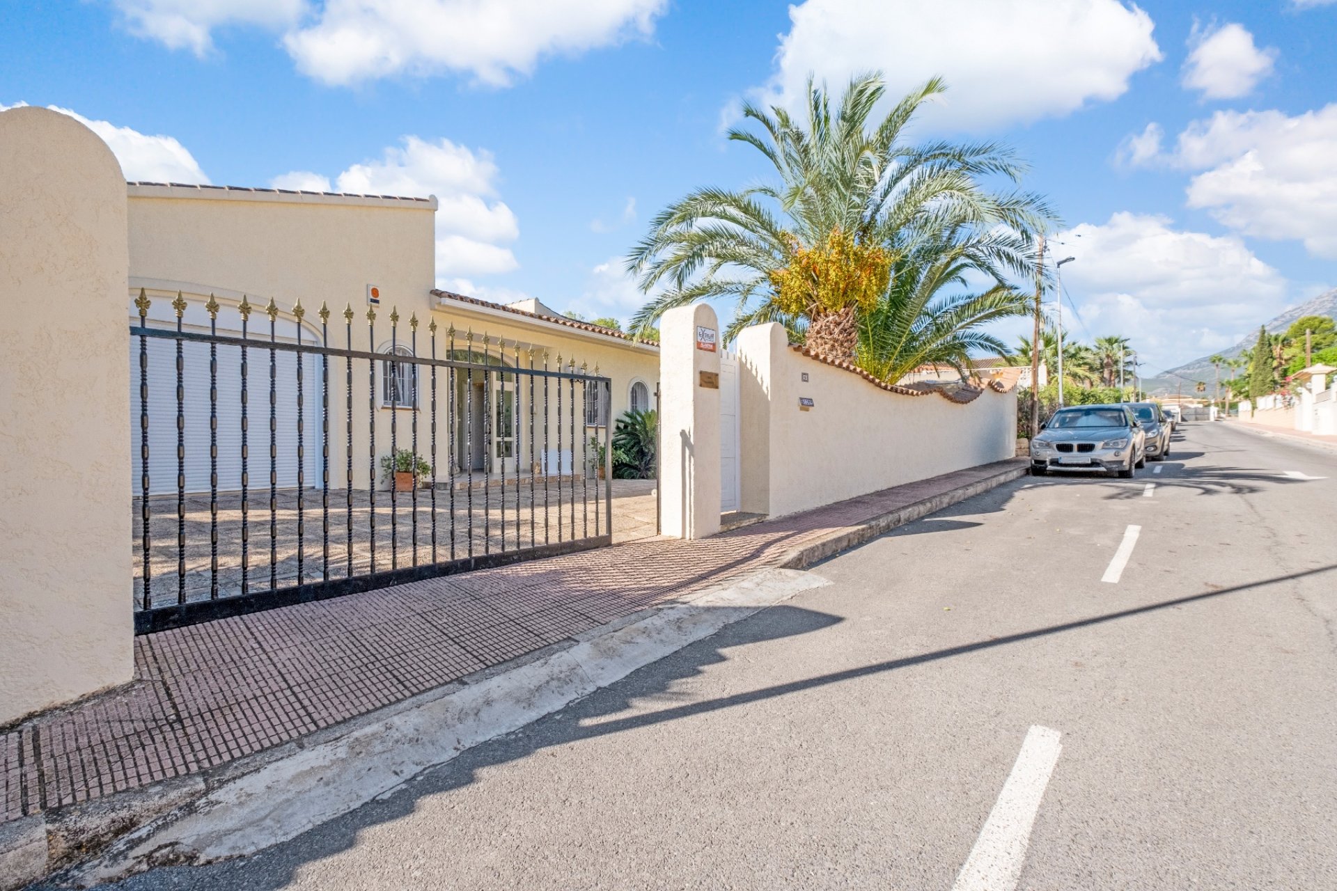 Resale - Villa -
Alfas del Pí