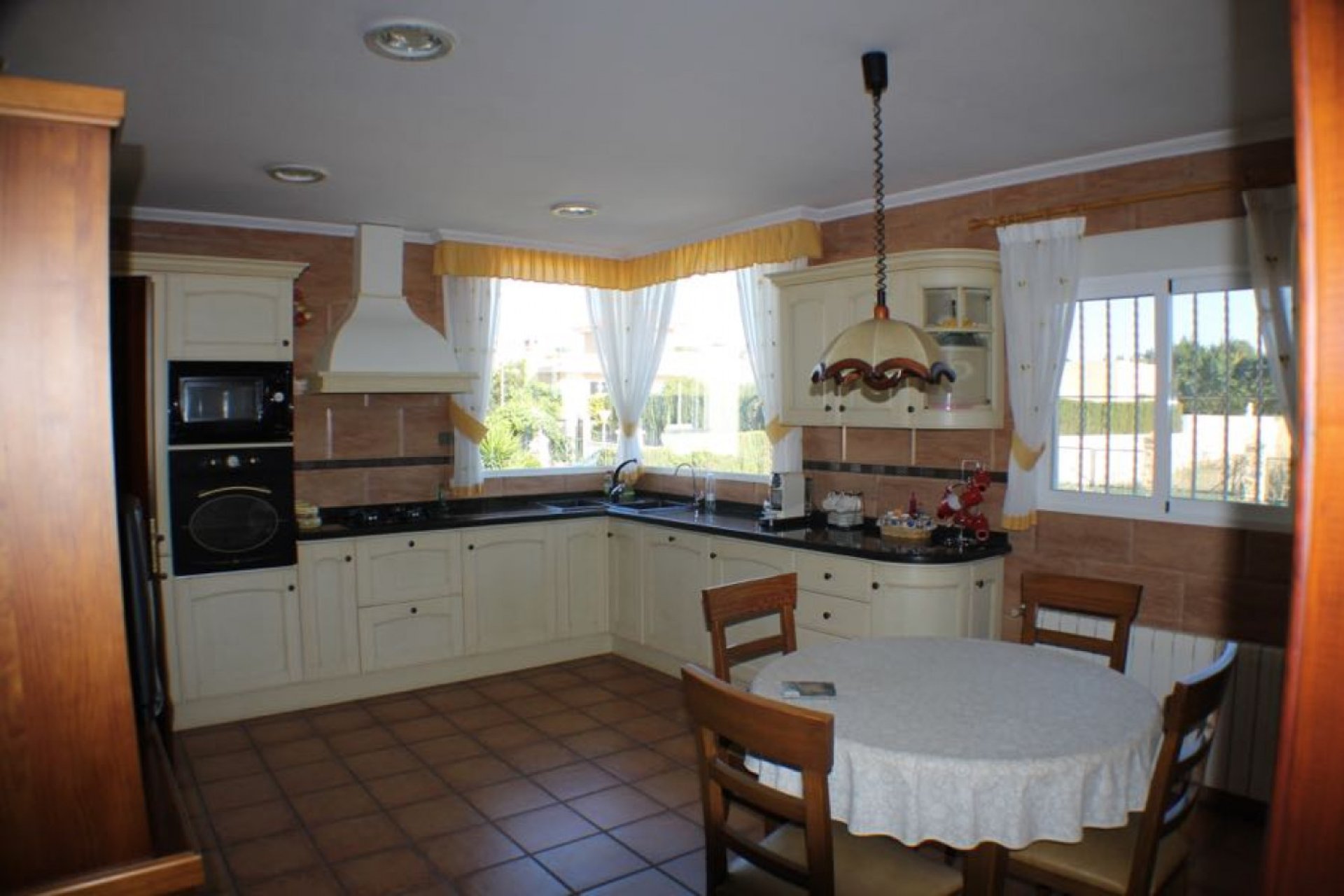 Resale - Villa -
Alfaz del Pi - Alfas del Pí