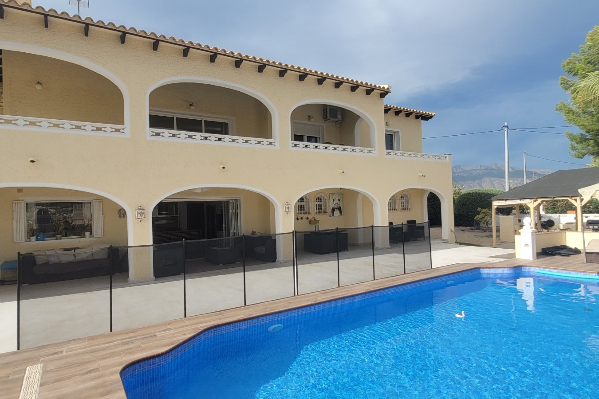 Resale - Villa -
Alfaz del Pi - Alfas del Pí