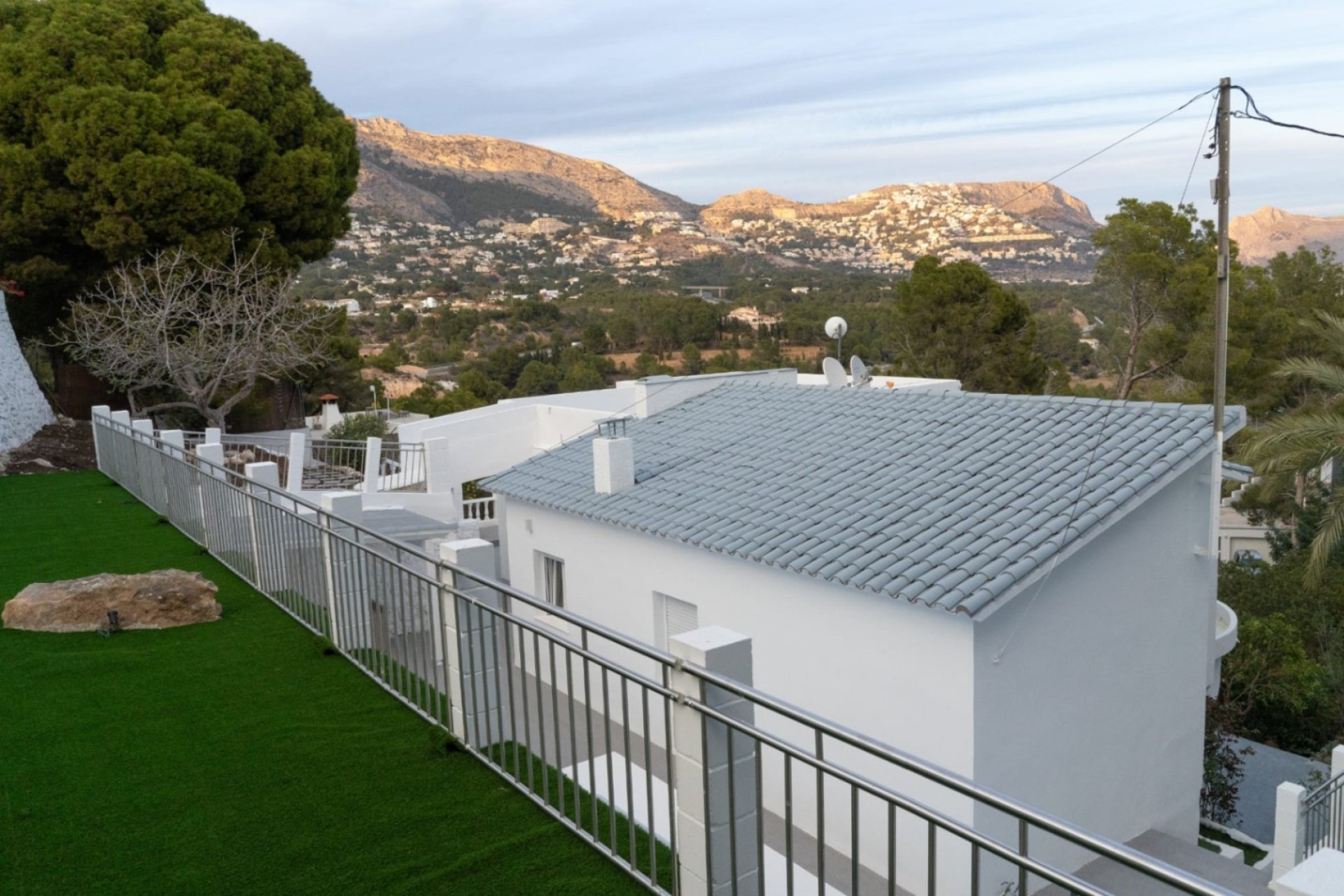 Resale - Villa -
Altea - La Olla