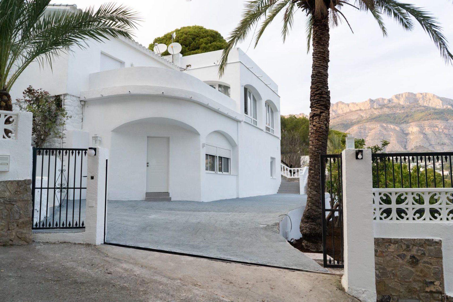 Resale - Villa -
Altea - La Olla