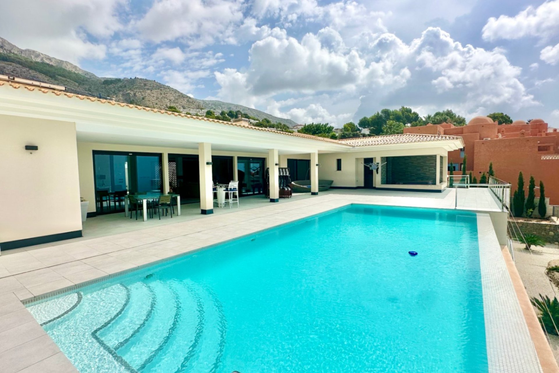 Resale - Villa -
Altea - Sierra de Altea