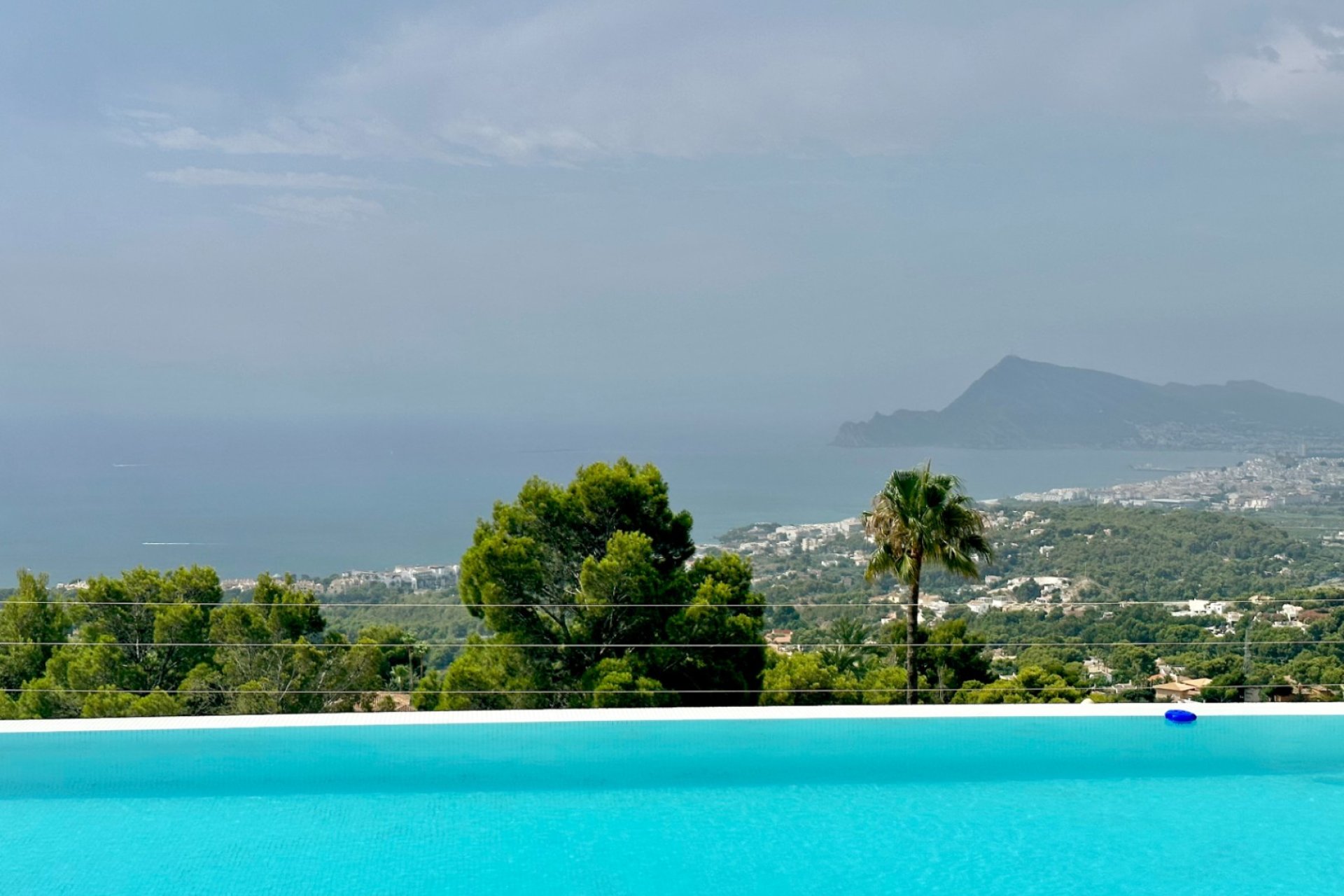 Resale - Villa -
Altea - Sierra de Altea