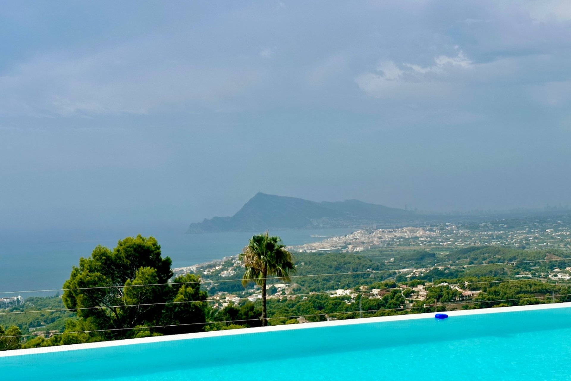 Resale - Villa -
Altea - Sierra de Altea