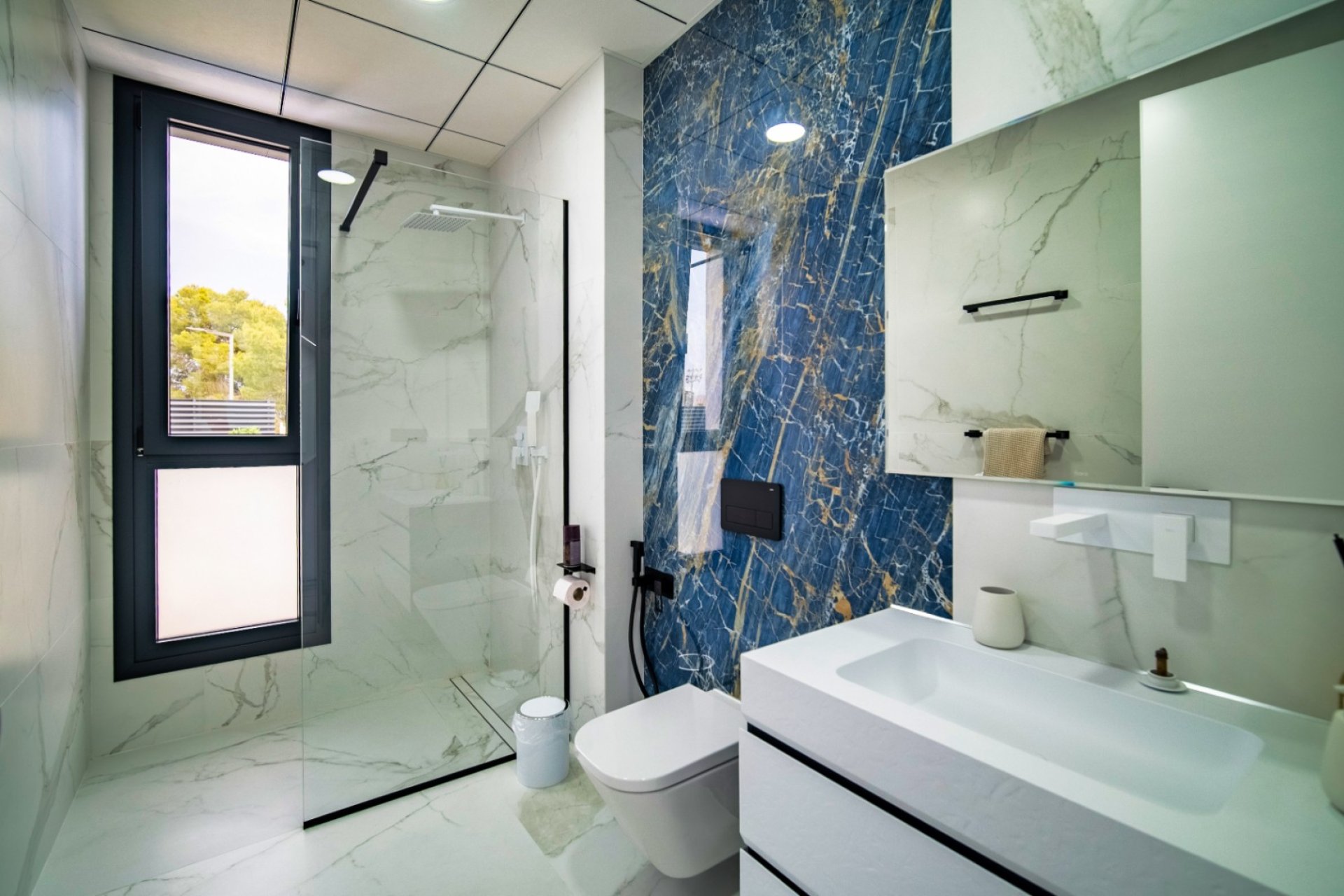 Resale - Villa -
Benidorm - Playa de Poniente