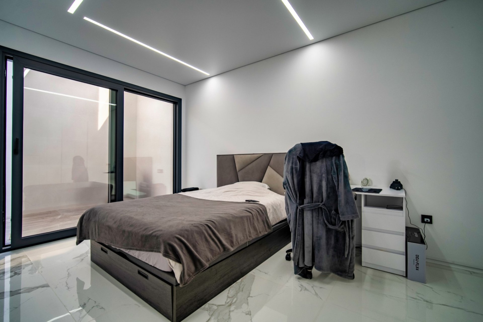 Resale - Villa -
Benidorm - Playa de Poniente