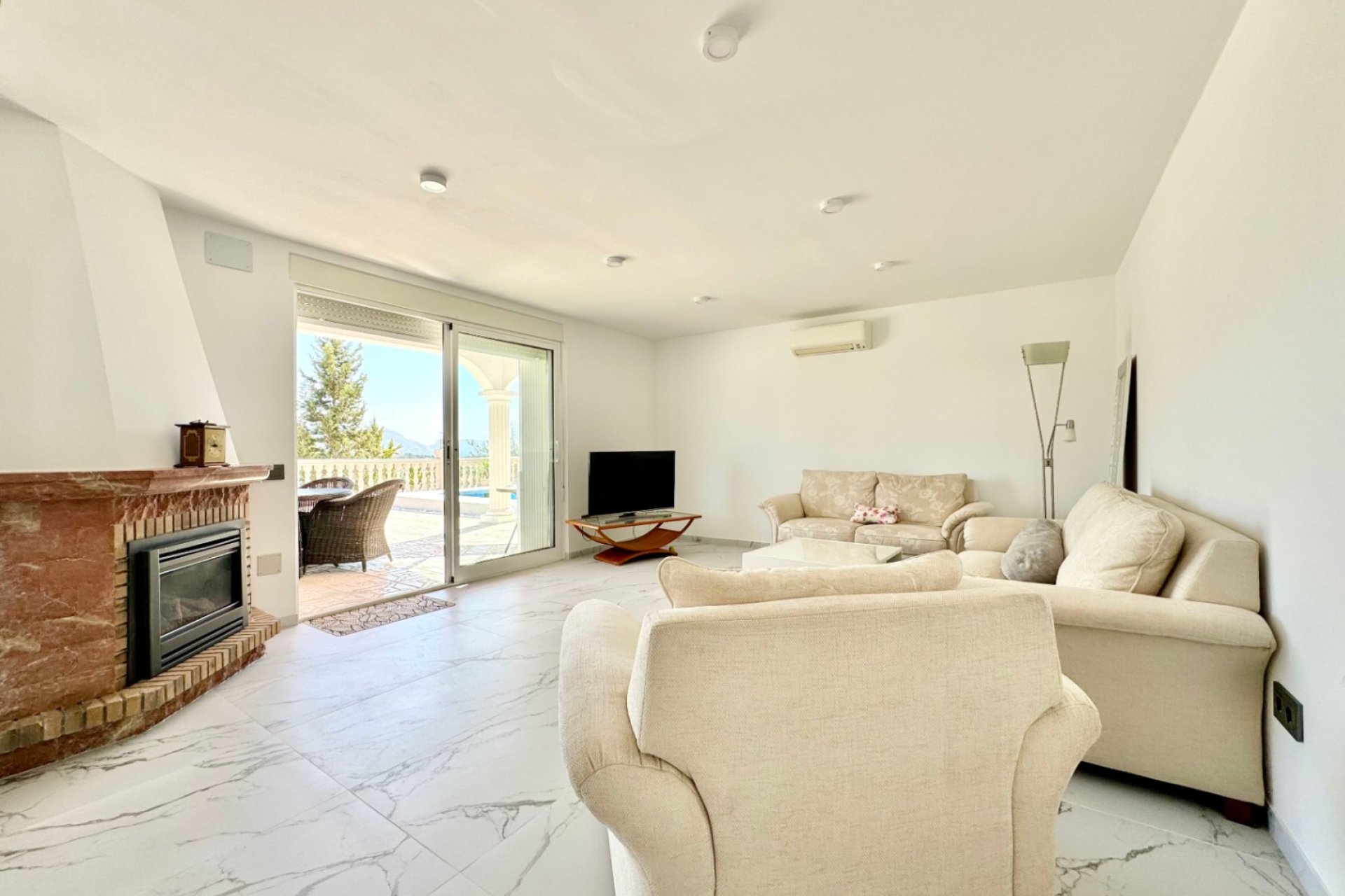 Resale - Villa -
L'Alfàs del Pi - Foia Blanca / Entre Naranjos y Flores