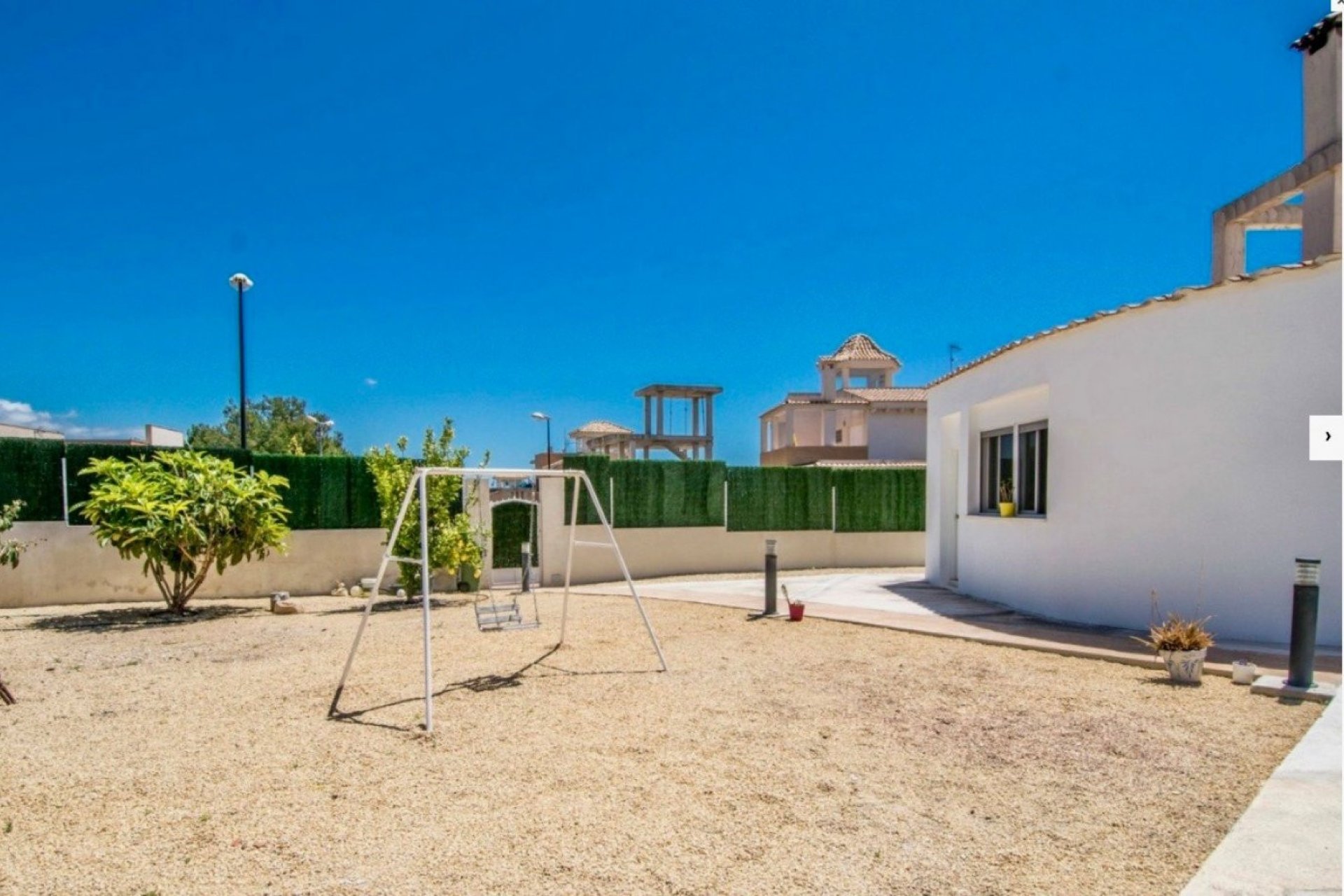 Resale - Villa -
La Nucía - Convent De Les Montjes