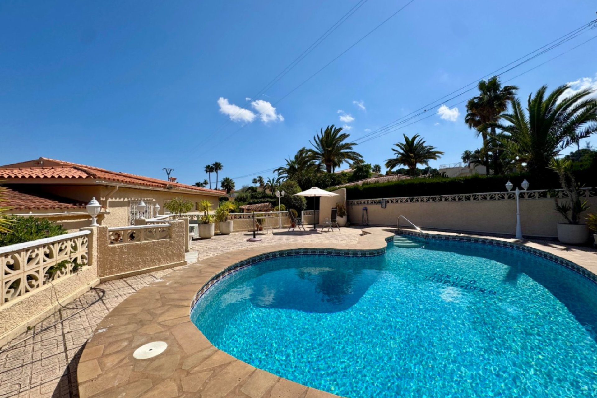 Resale - Villa -
La Nucía - Entrepinos