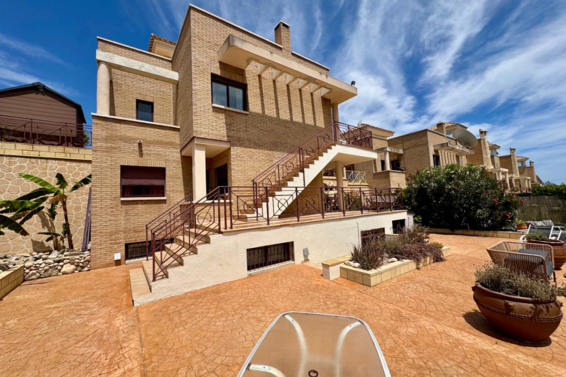 Resale - Villa -
La Nucía - La Alberca