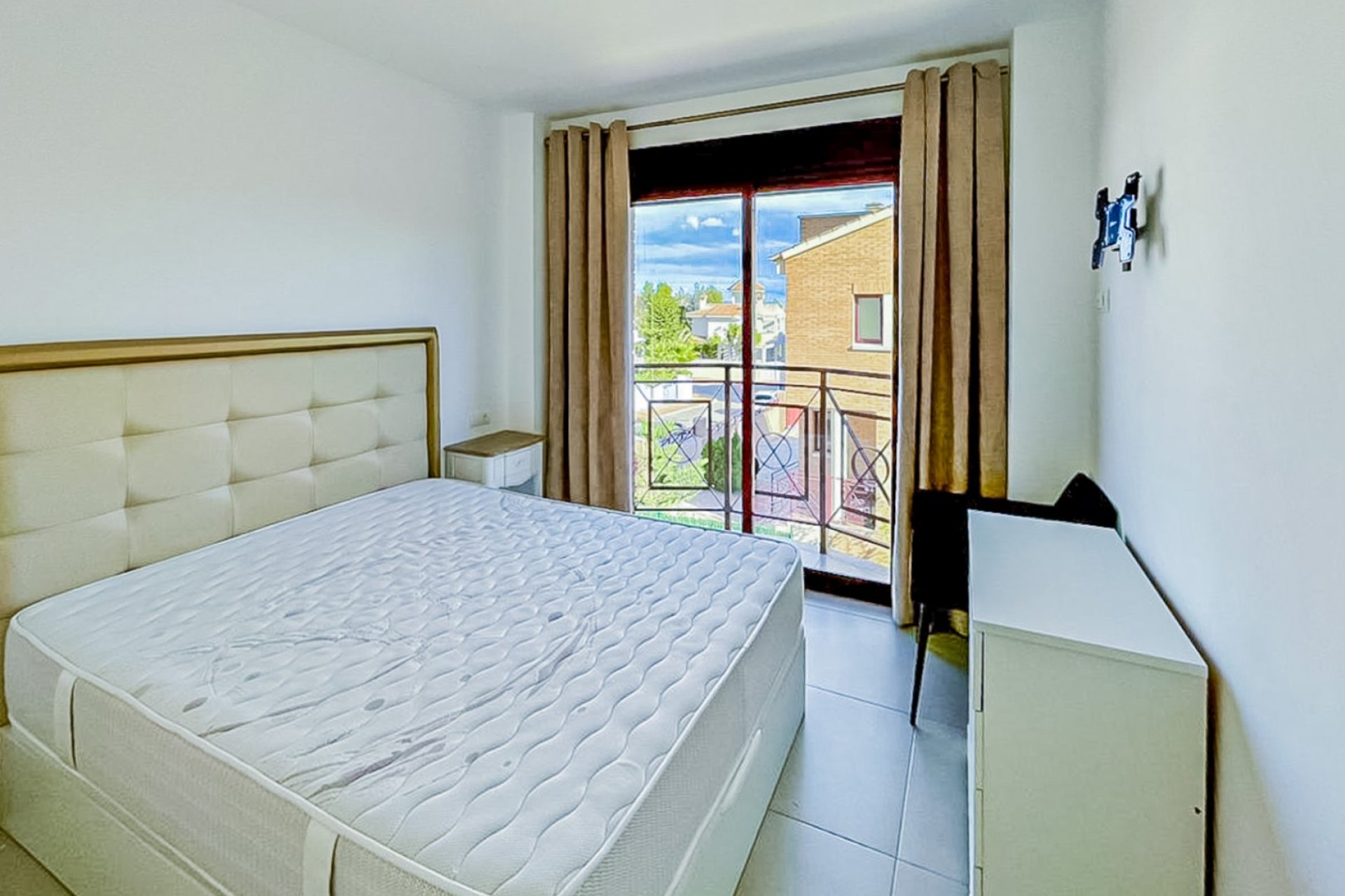 Resale - Villa -
La Nucía - Montebello - Nou Espai