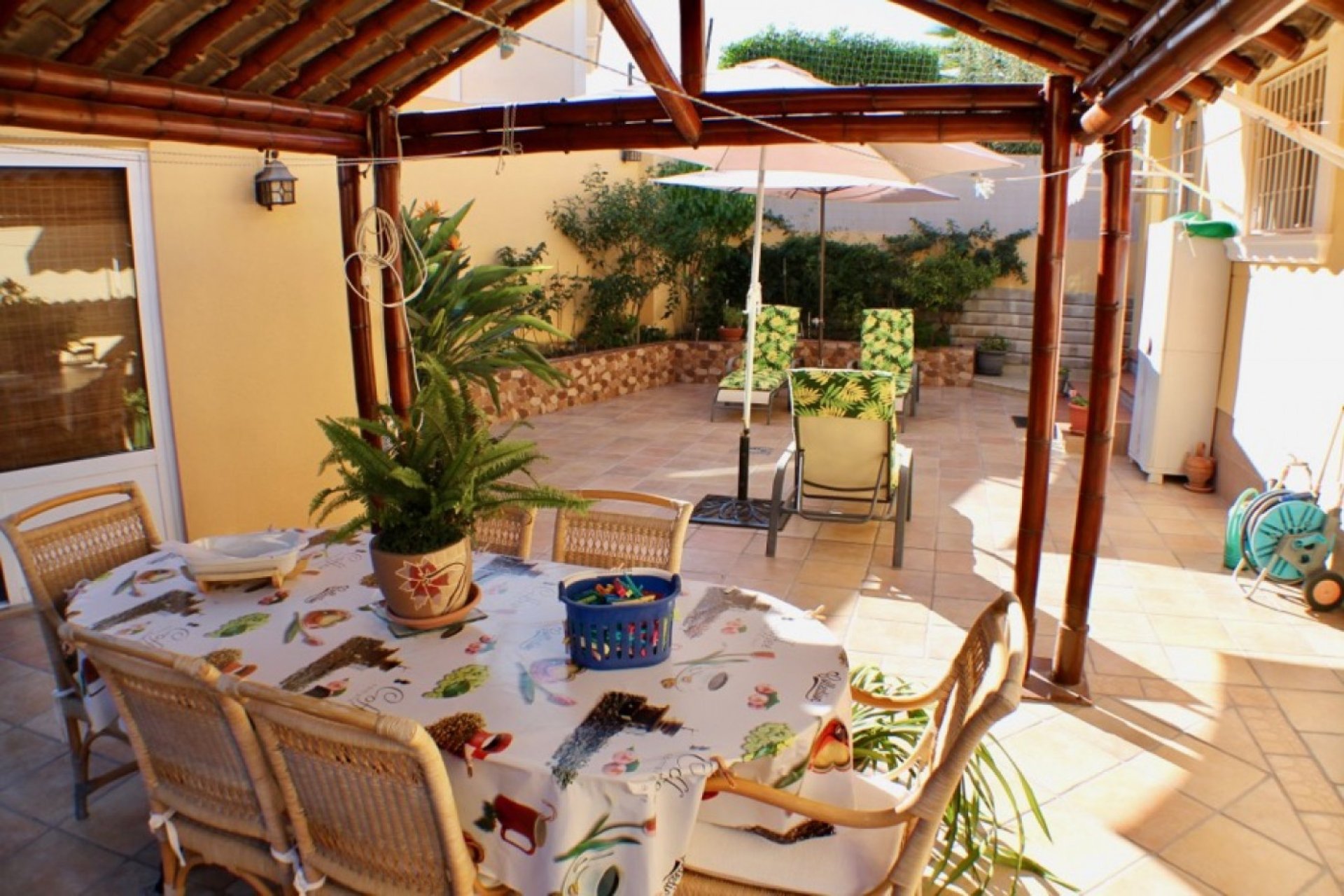 Resale - Villa -
La Nucía - Urbanisations