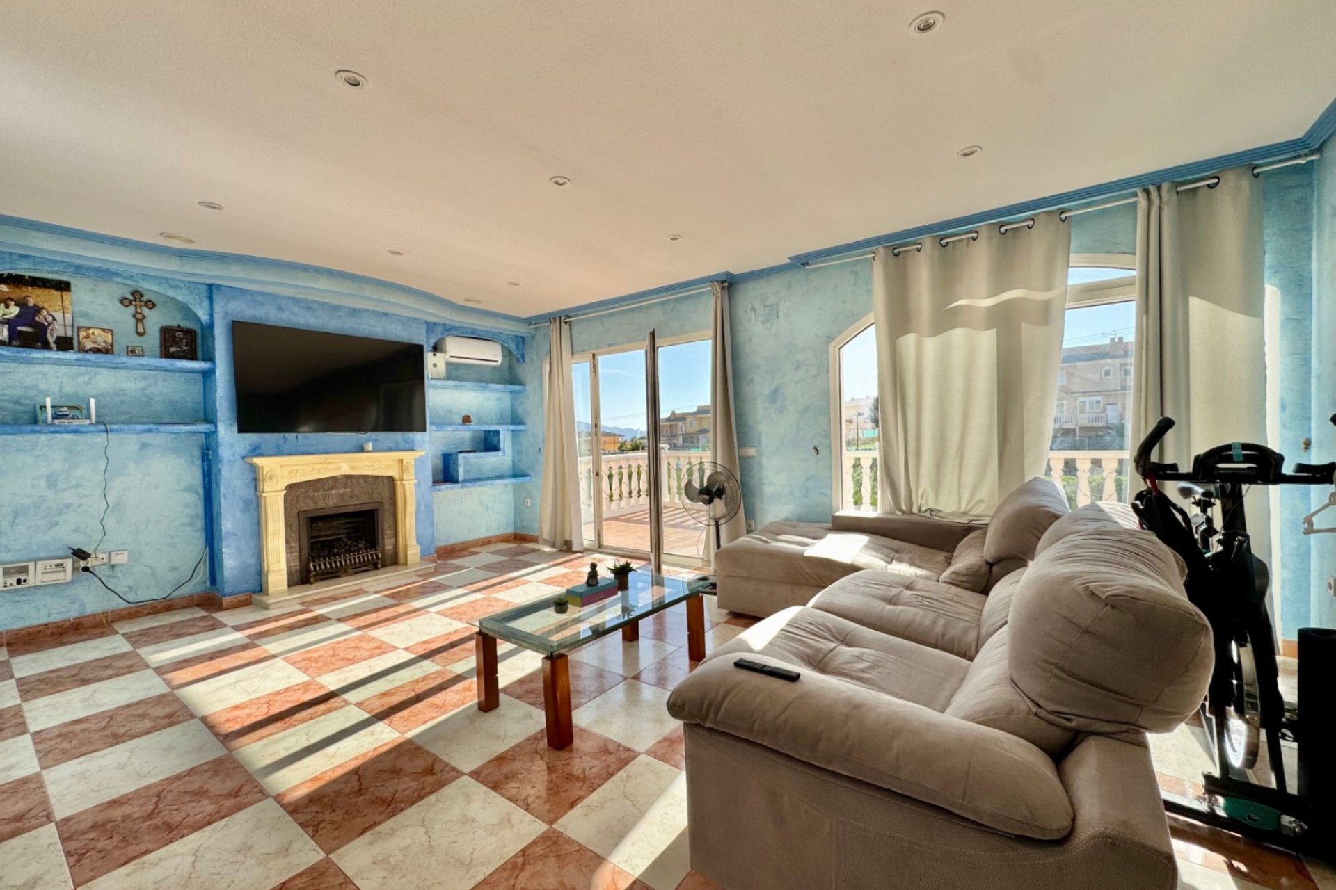 Resale - Villa -
La Nucía