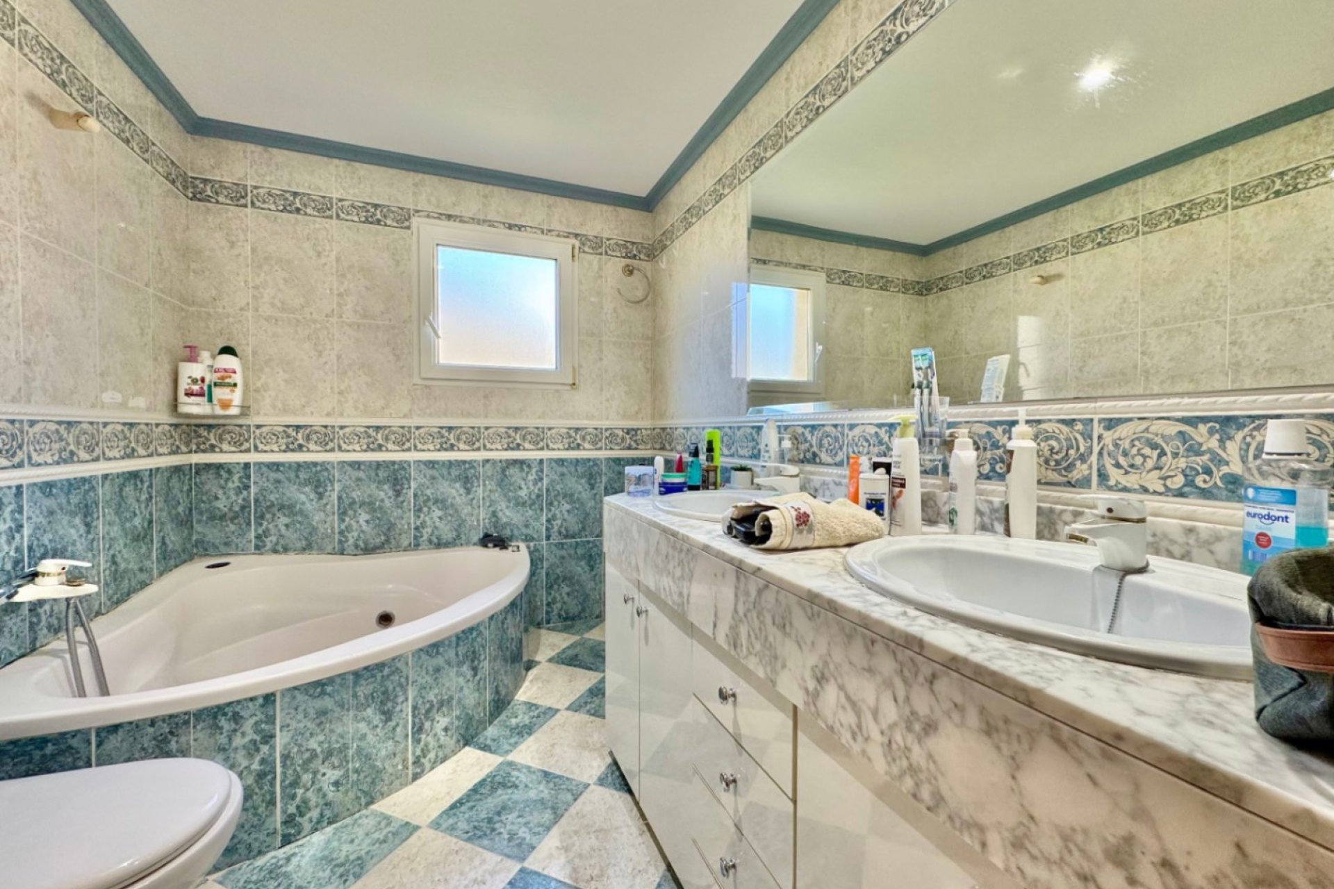 Resale - Villa -
La Nucía