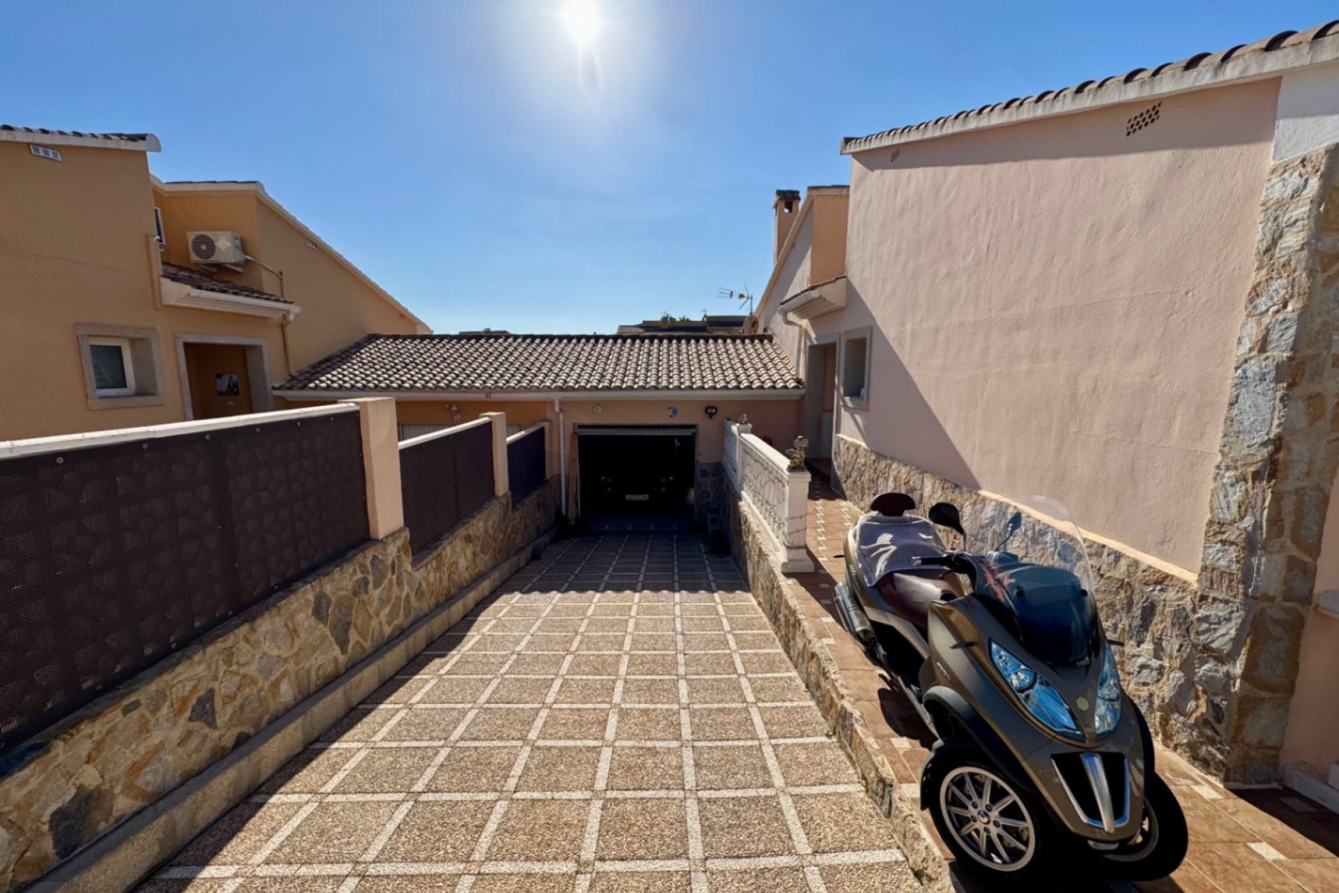 Resale - Villa -
La Nucía