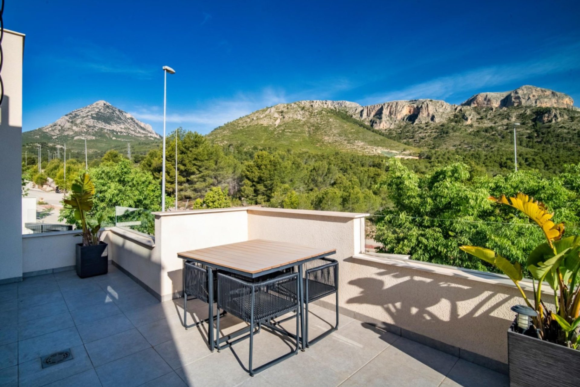 Resale - Villa -
Polop - La Alberca