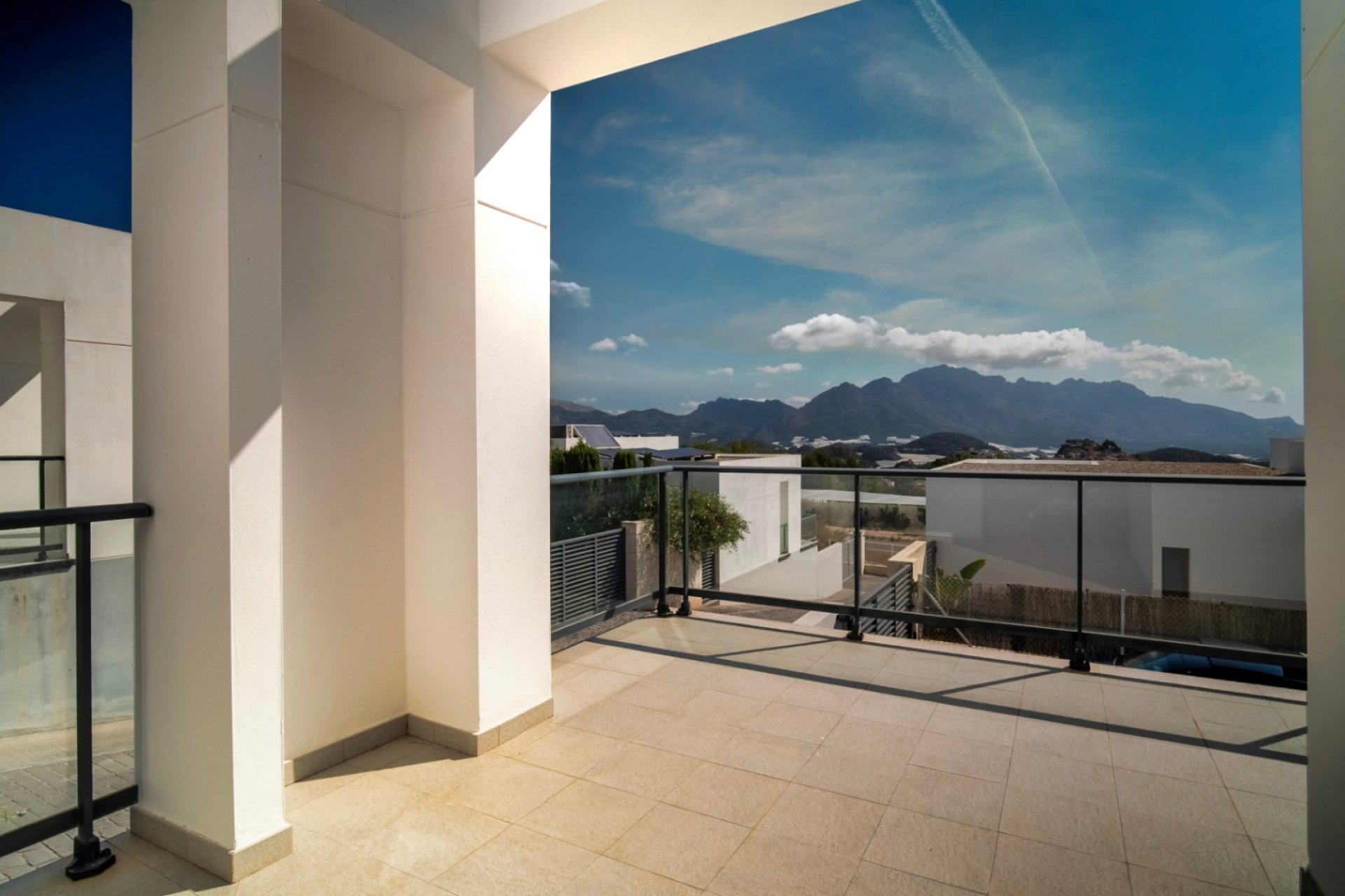 Resale - Villa -
Polop