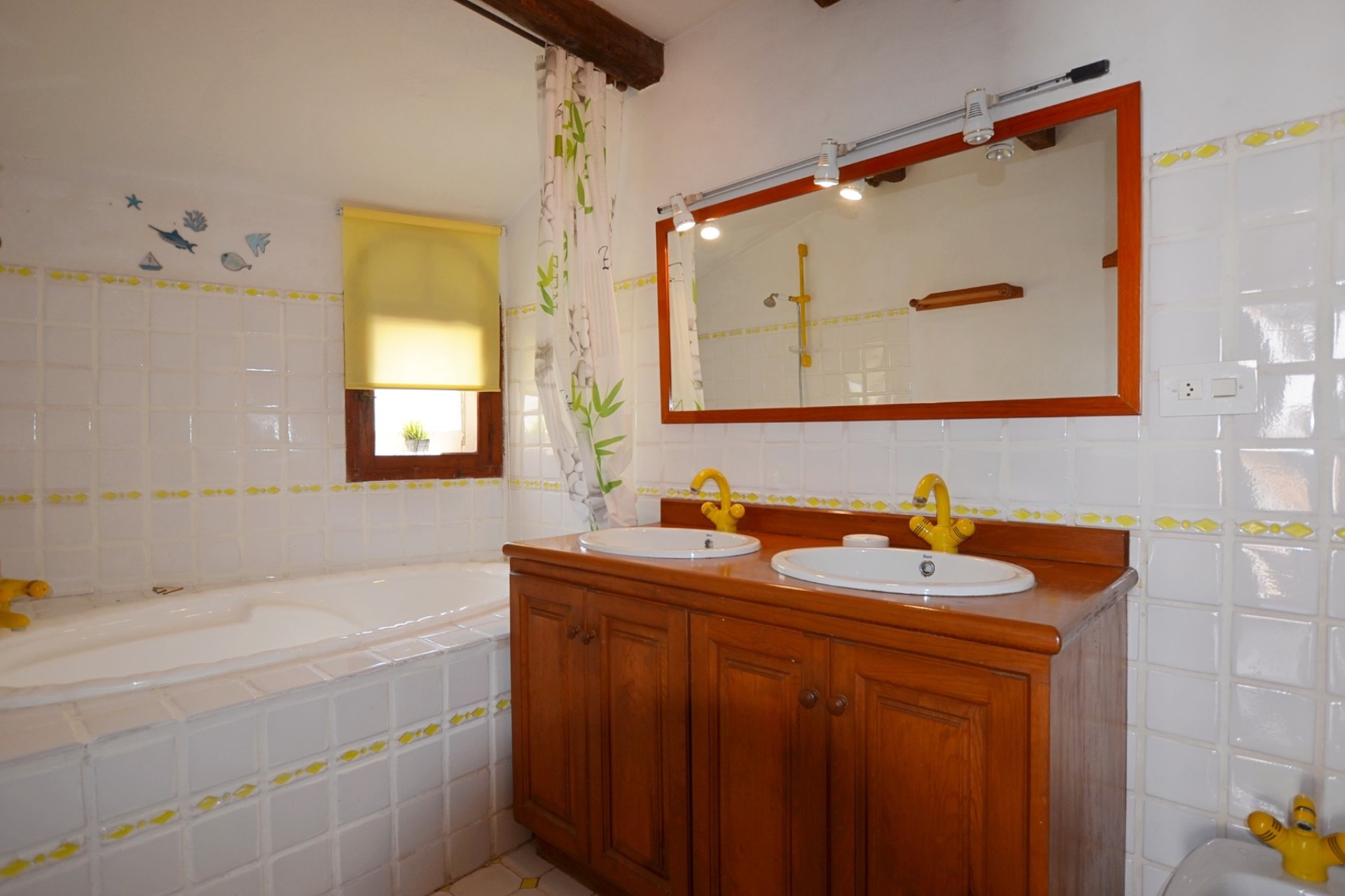Resale - Village house -
Altea