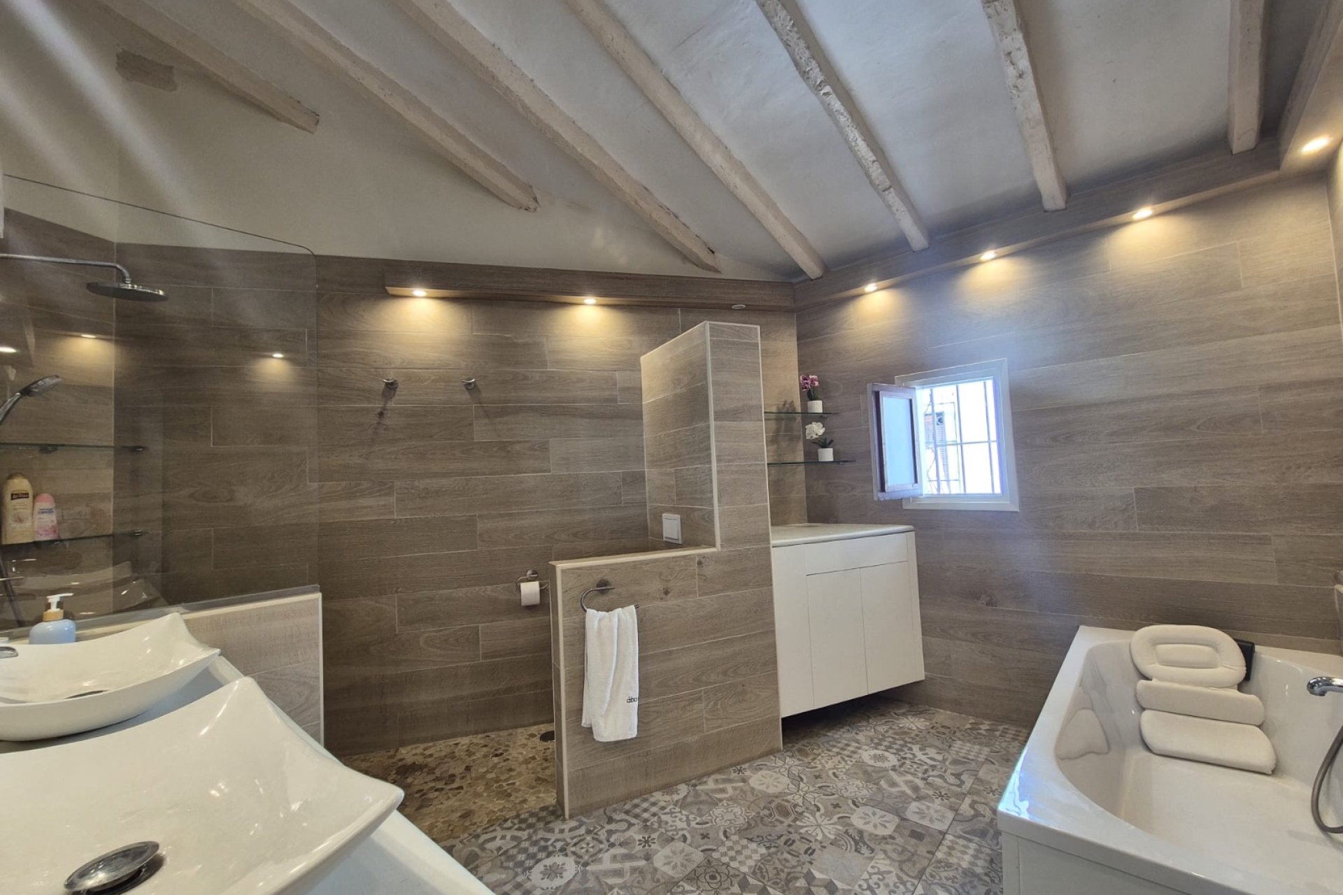 Resale - Village house -
Altea