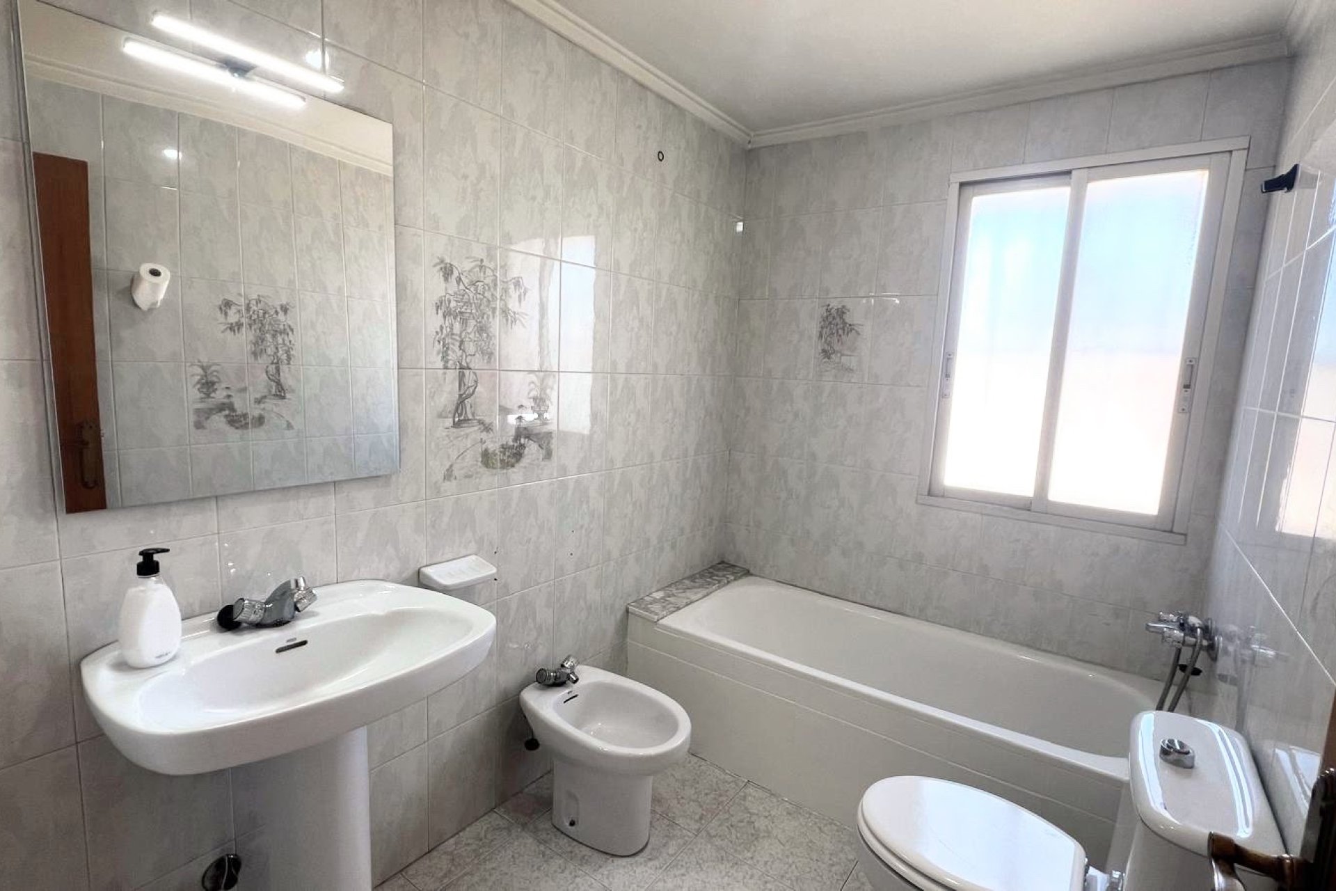 Reventa - Apartamento / piso -
Albir