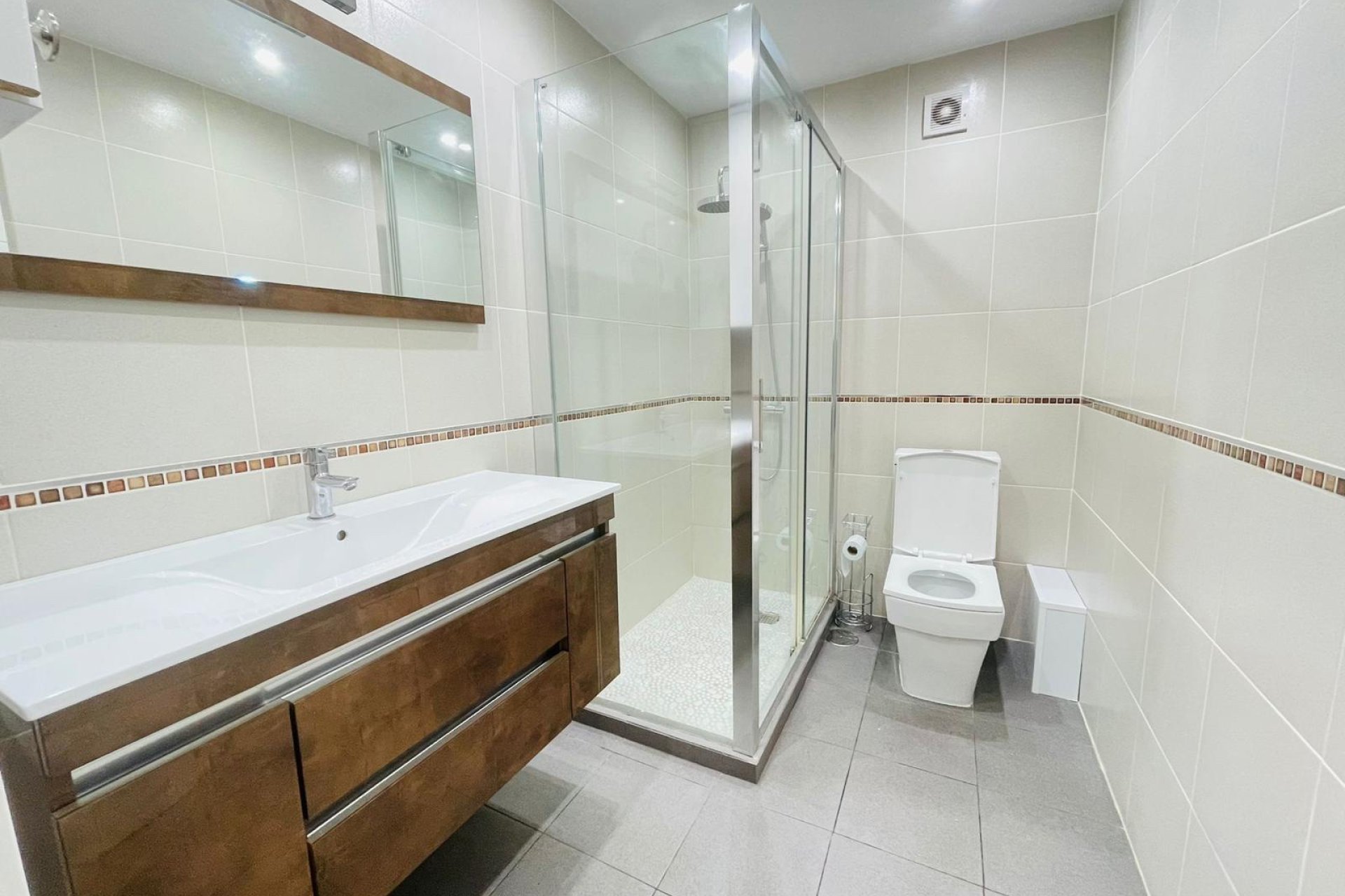 Reventa - Apartamento / Piso -
Albir