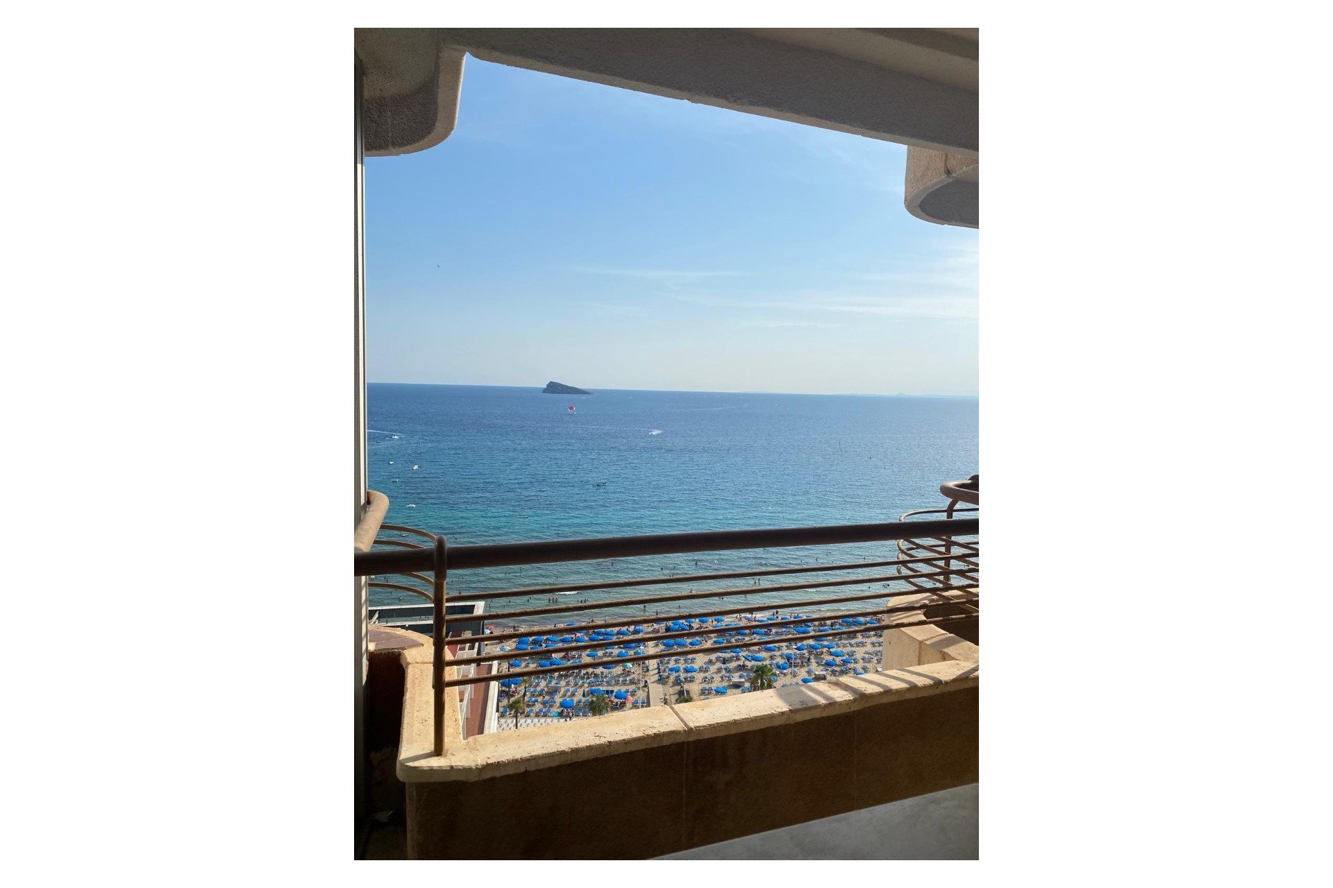 Reventa - Apartamento / piso -
Benidorm - 1ª Linea