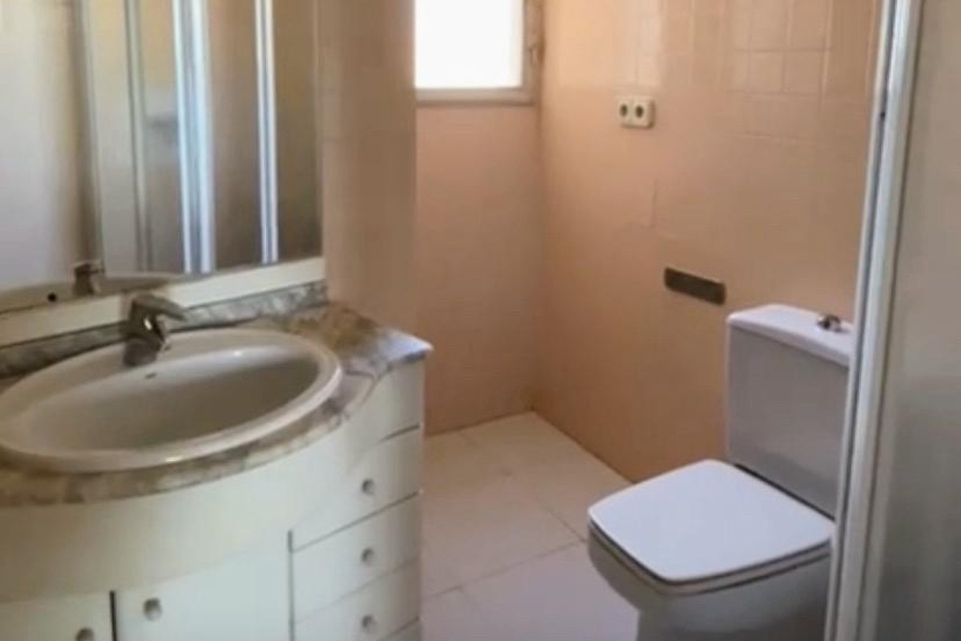 Reventa - Apartamento / piso -
Benidorm - 1ª Linea