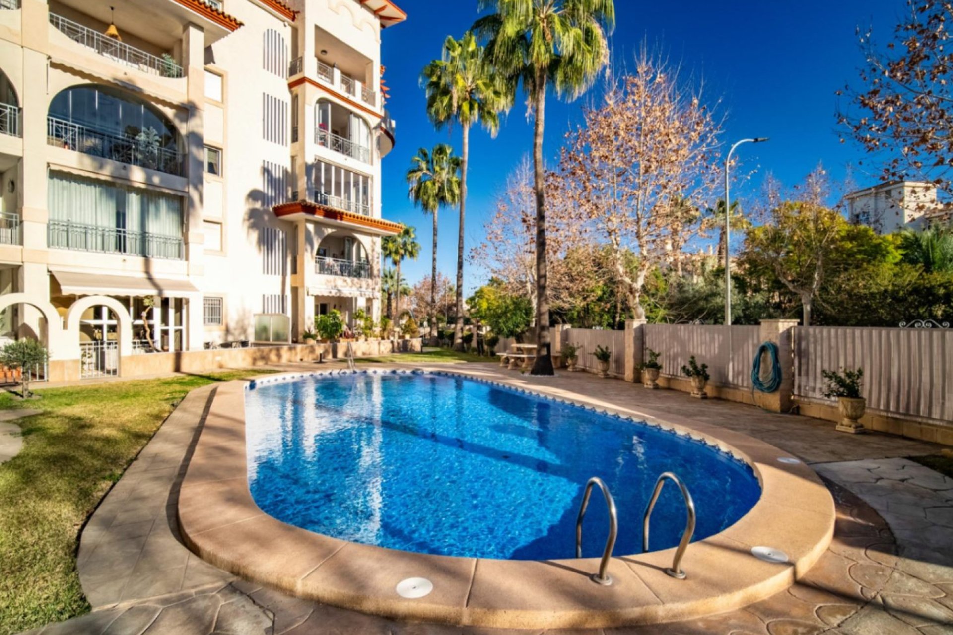 Reventa - apartment -
Albir
