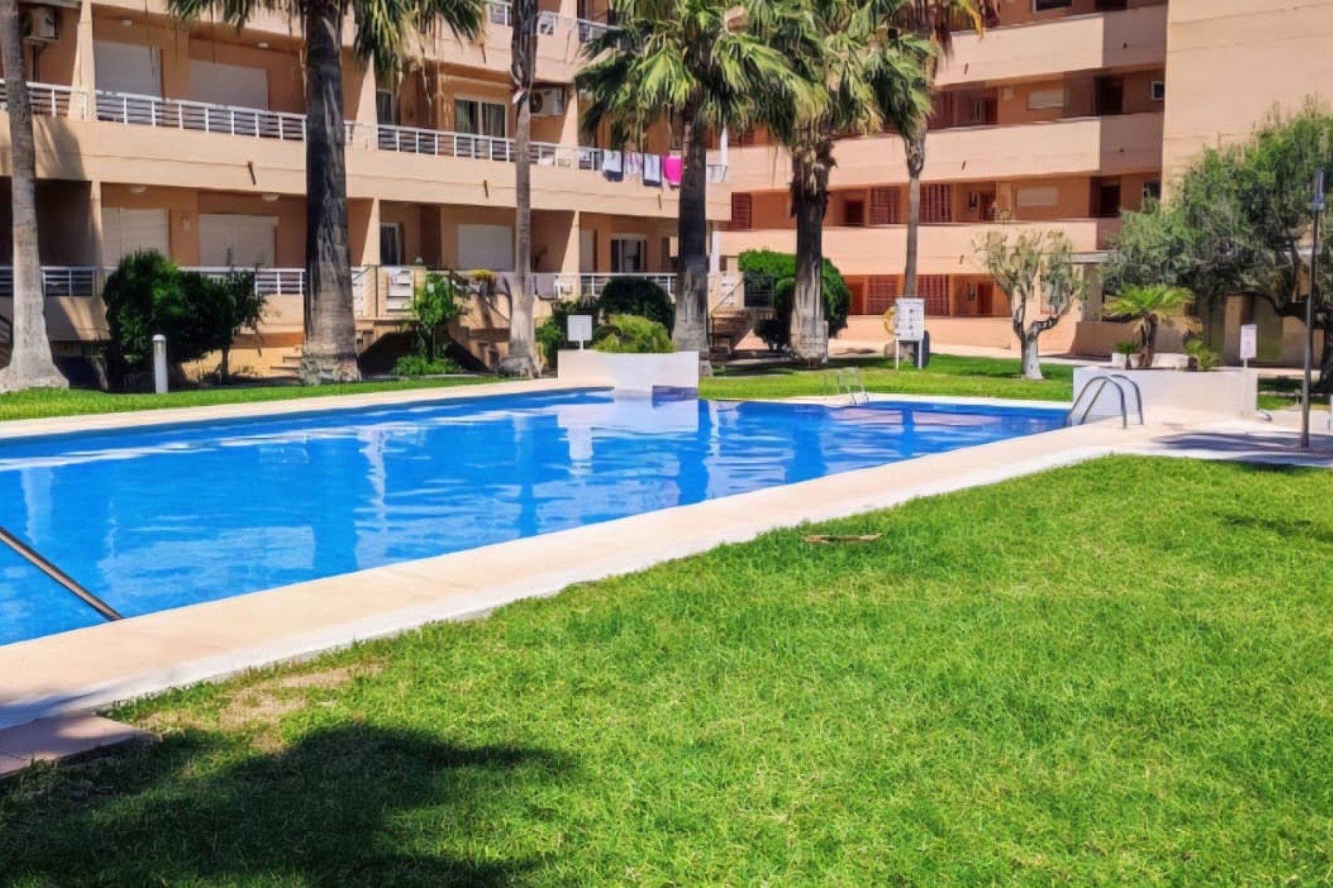 Reventa - Ático -
Albir