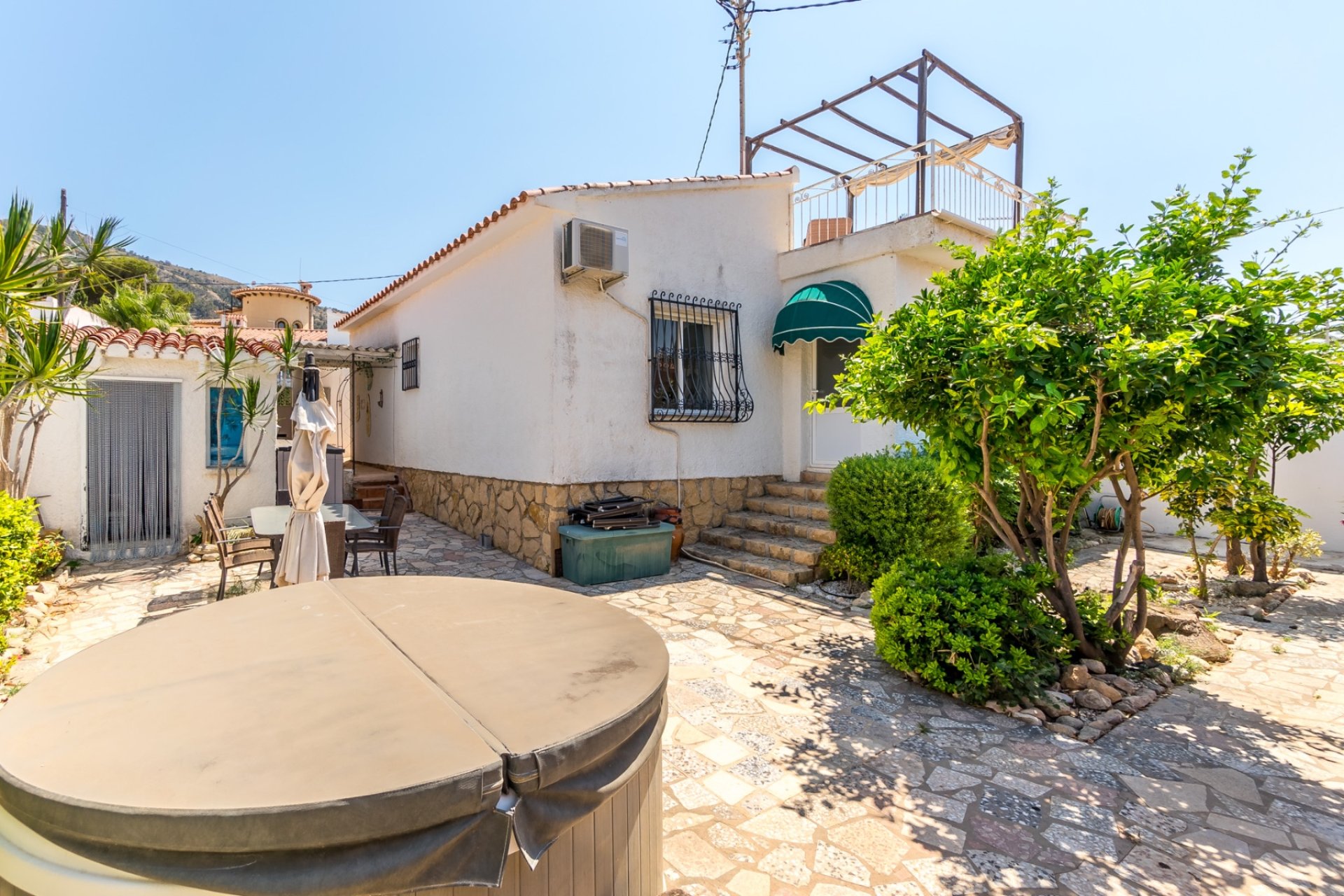 Reventa - Chalet / Villa  -
Albir