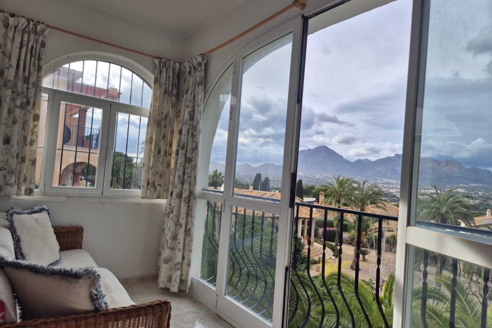 Reventa - Chalet / Villa  -
Albir