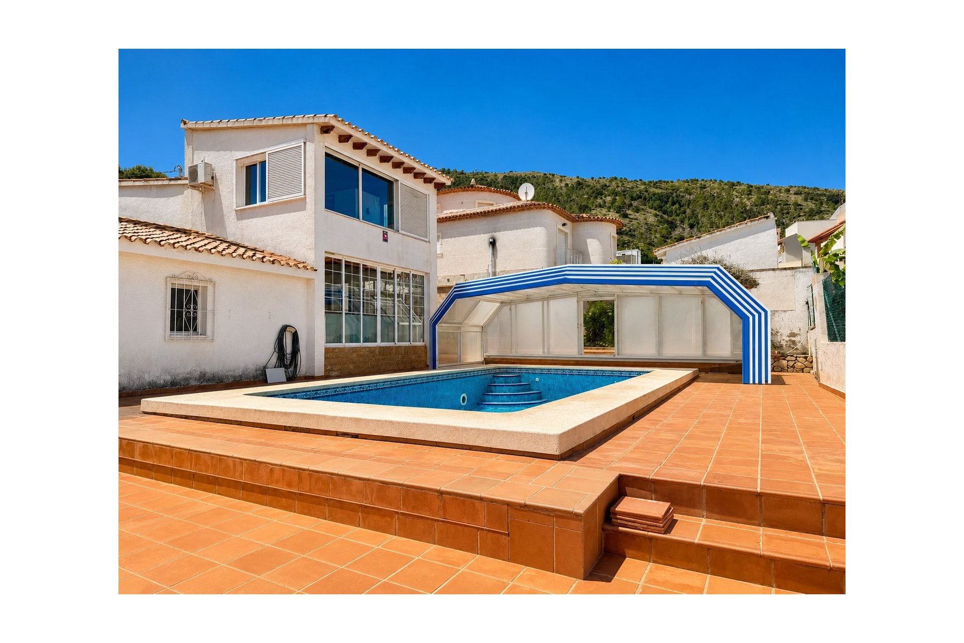 Reventa - Chalet / Villa  -
Albir