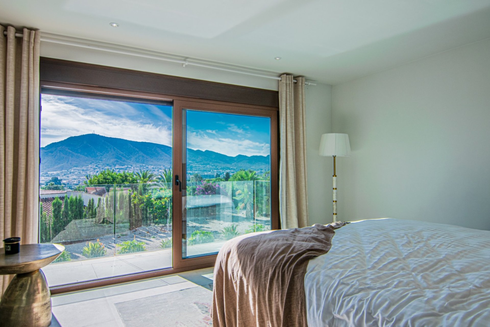 Reventa - Chalet / Villa  -
Altea