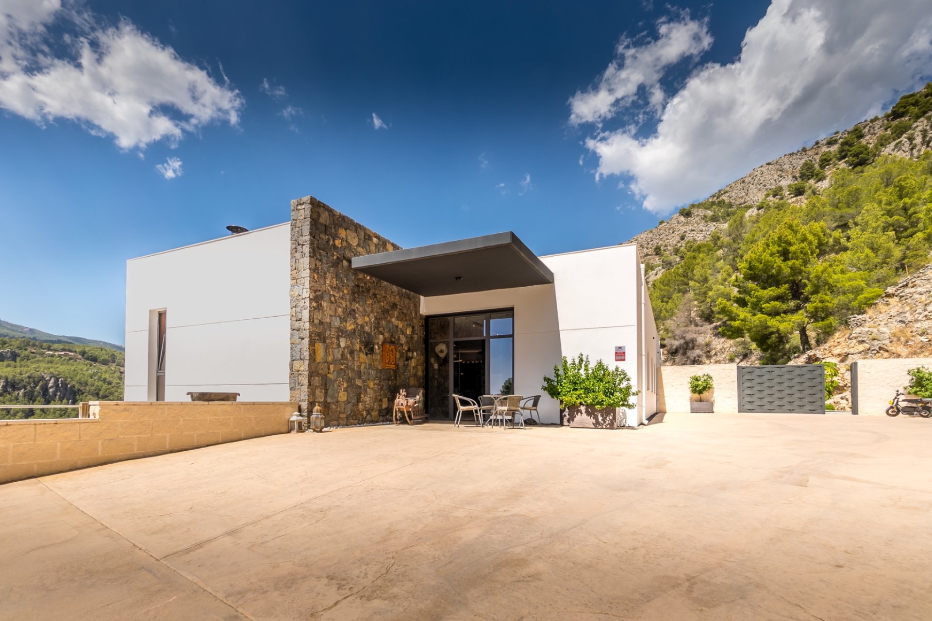 Reventa - Chalet / Villa  -
Callosa De Ensarrià