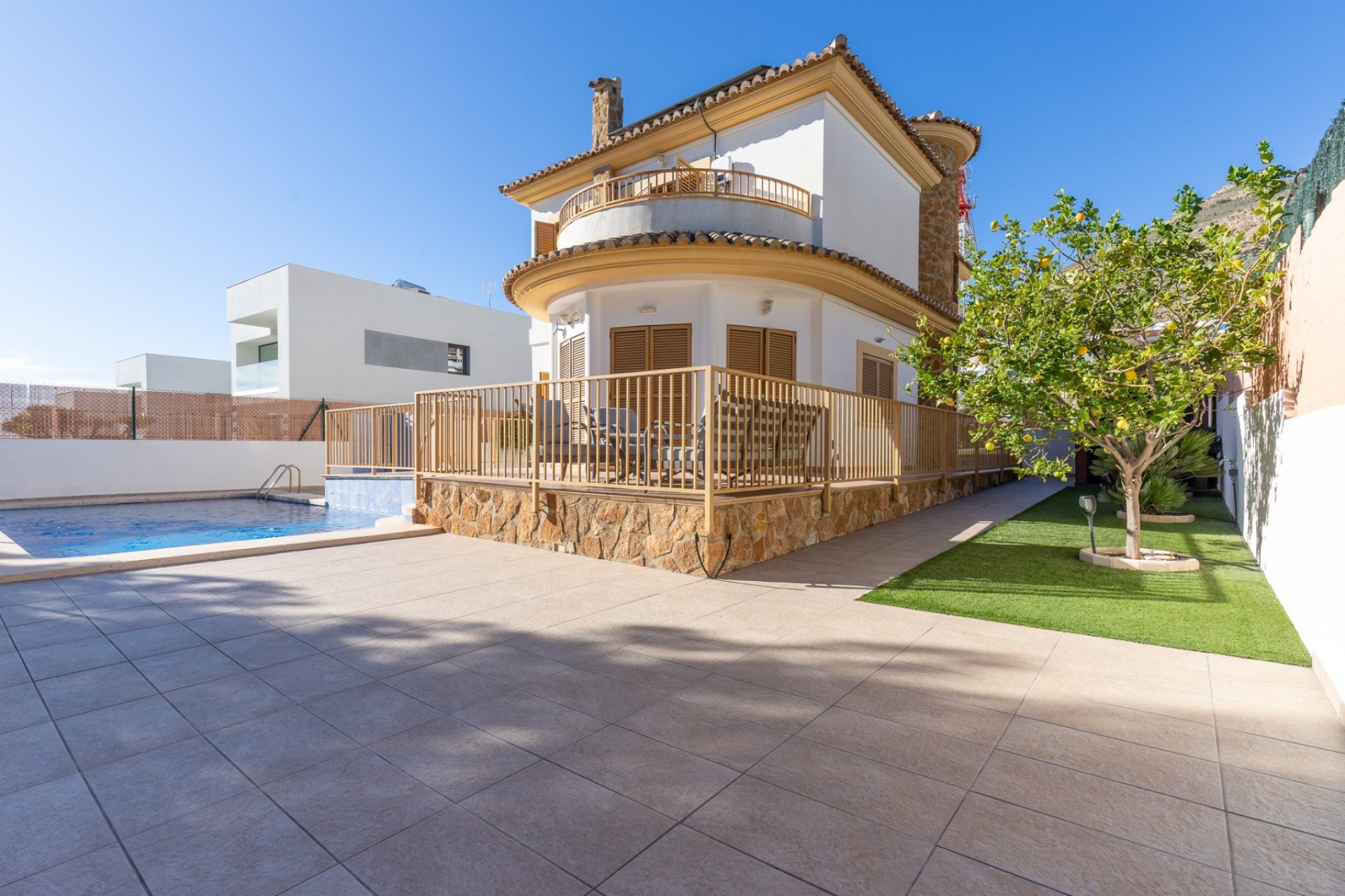Reventa - Chalet / Villa  -
Finestrat