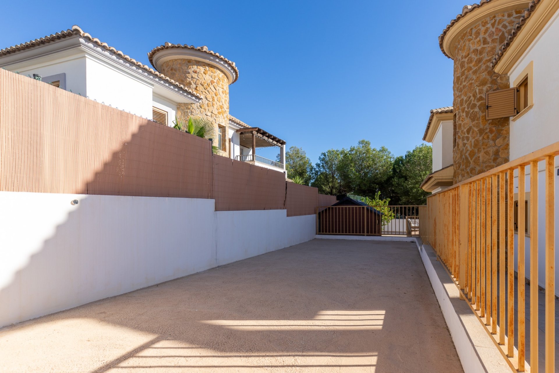 Reventa - Chalet / Villa  -
Finestrat