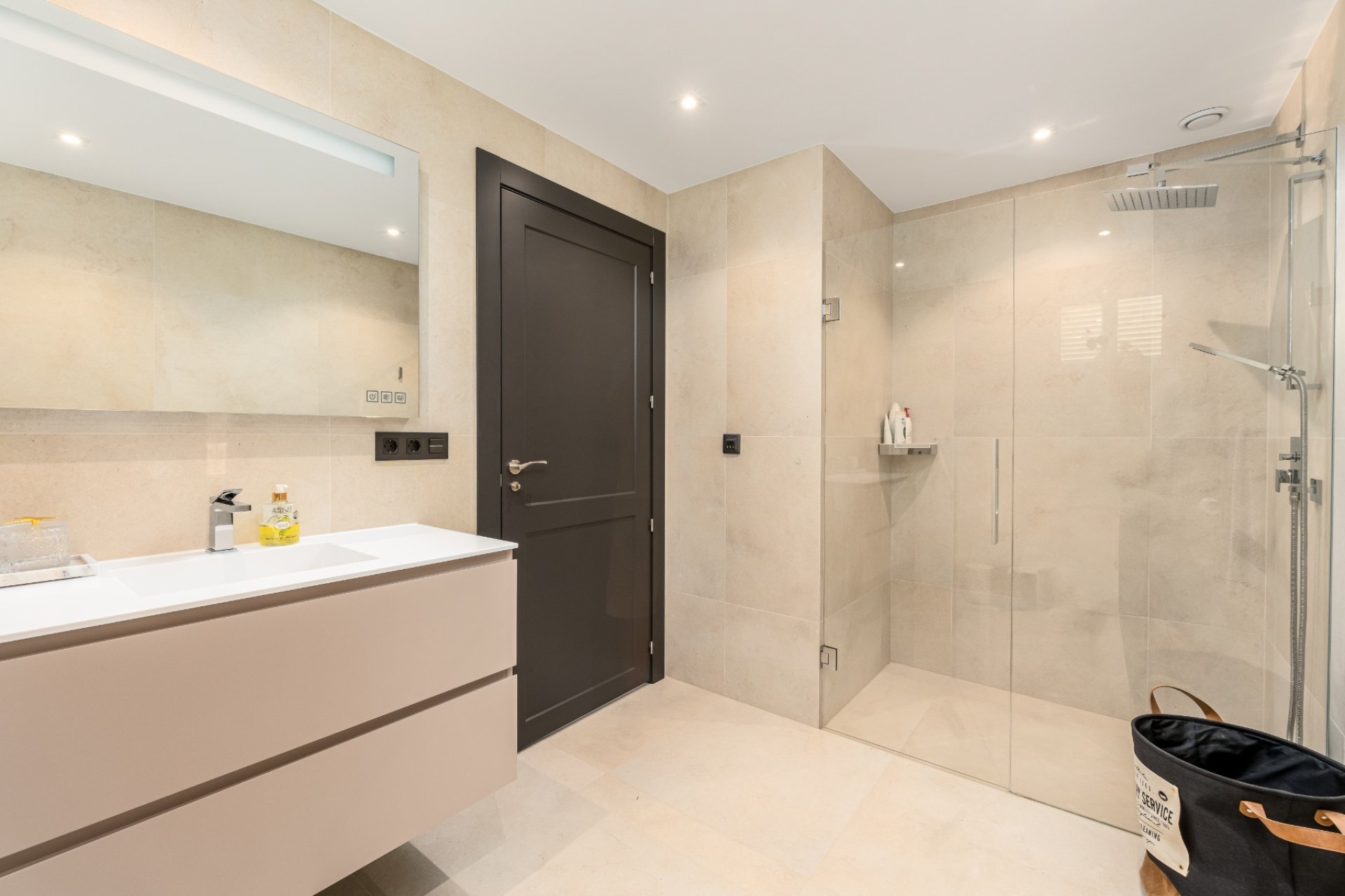 Reventa - Chalet / Villa  -
La Nucía