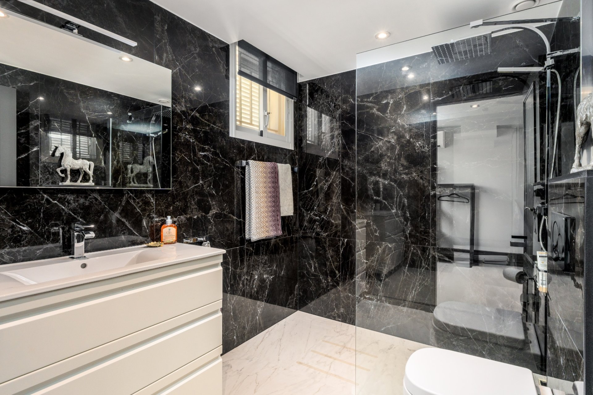 Reventa - Chalet / Villa  -
La Nucía