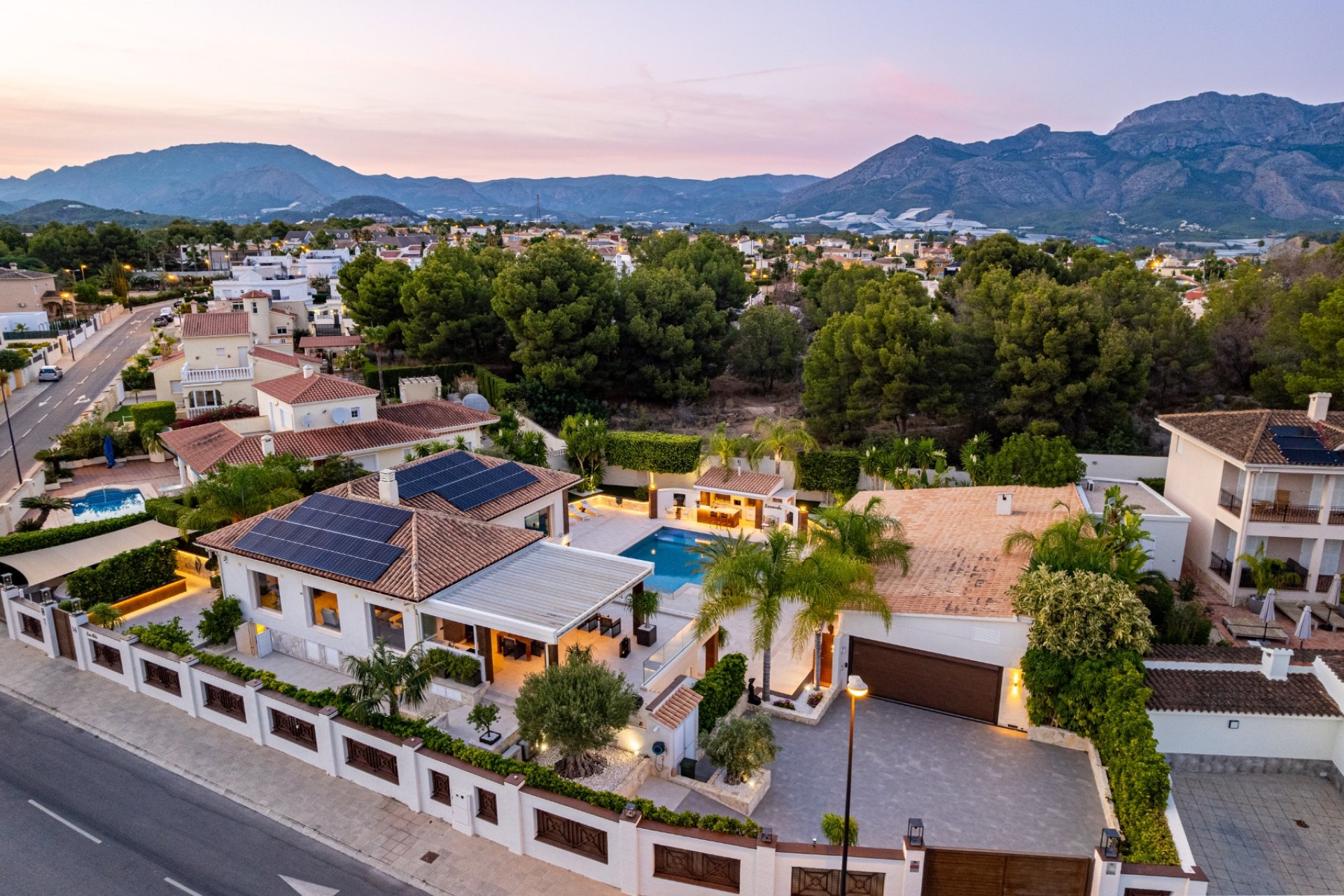 Reventa - Chalet / Villa  -
La Nucía