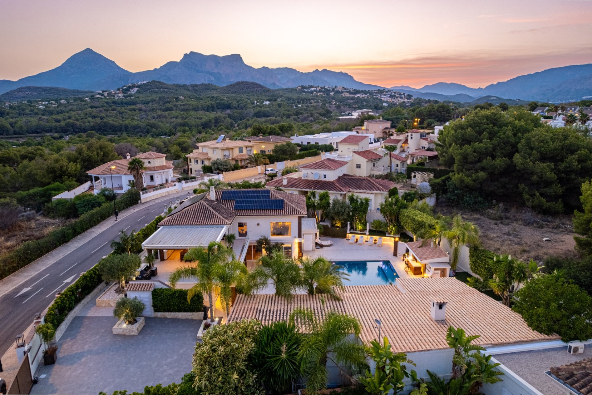 Reventa - Chalet / Villa  -
La Nucía