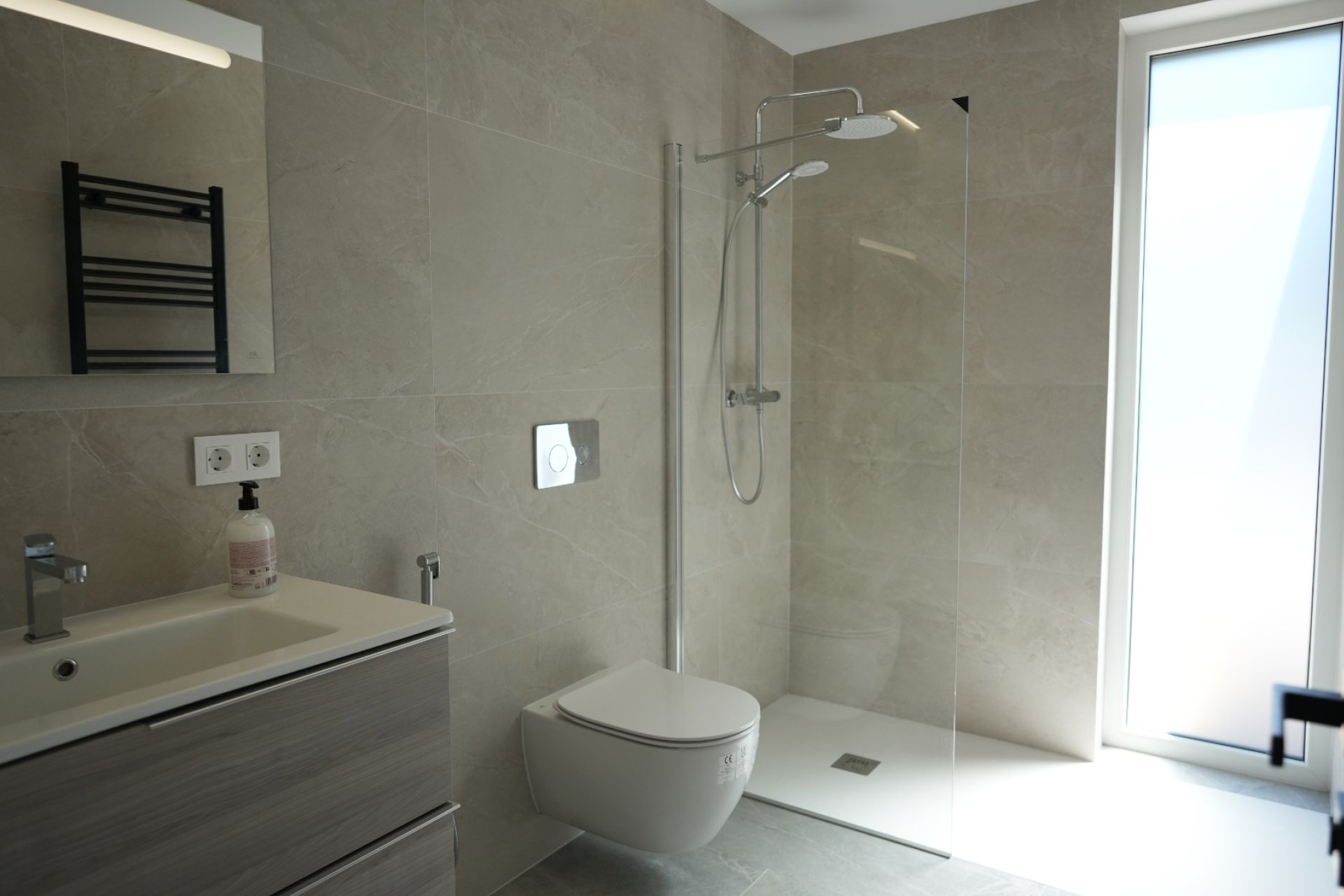 Reventa - Chalet / Villa  -
La Nucía