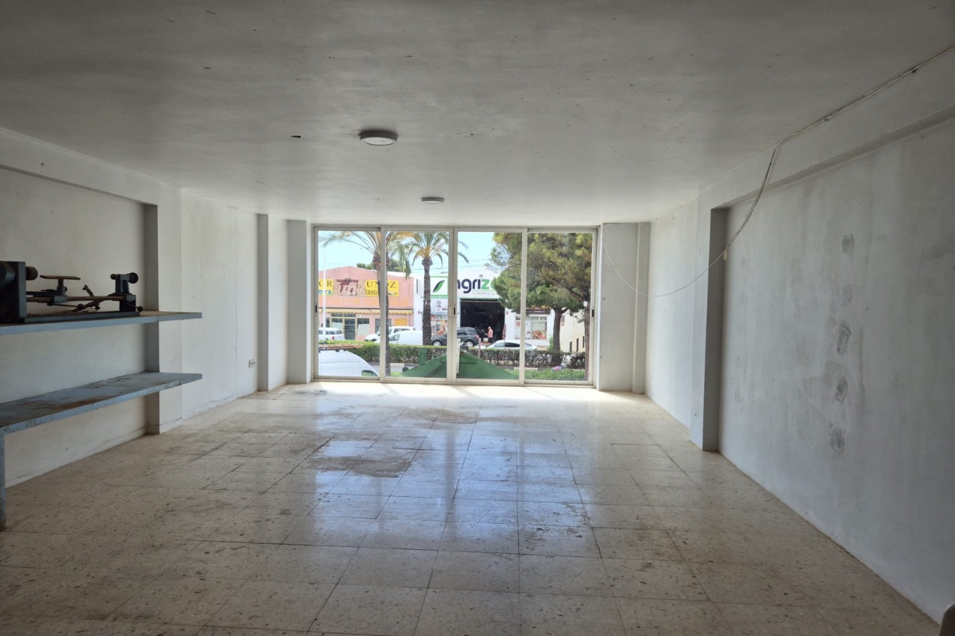 Reventa - Comercial -
Altea