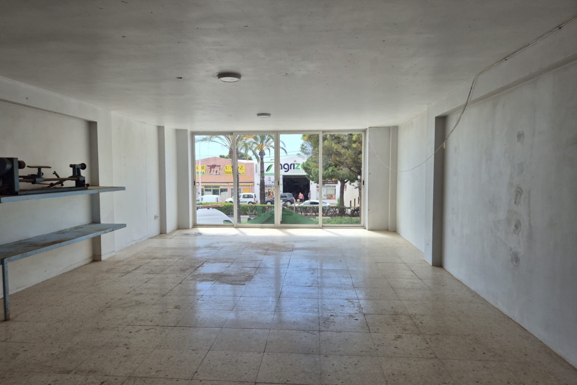 Reventa - Comercial -
Altea