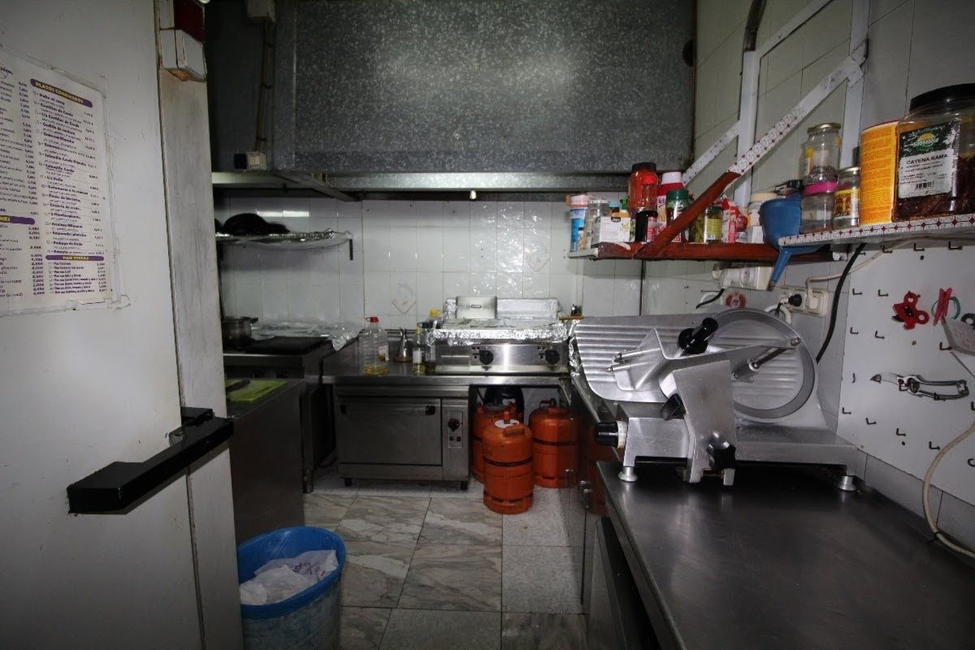 Reventa - Comercial -
Benidorm - Colonia Madrid / Foietes