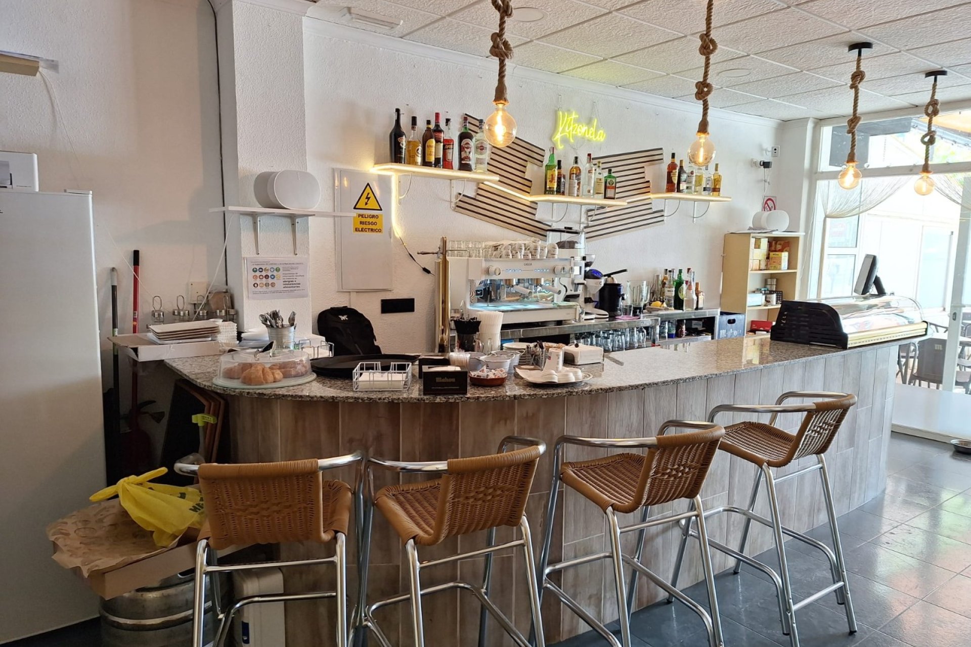 Reventa - Comercial -
Benidorm - Juzgados