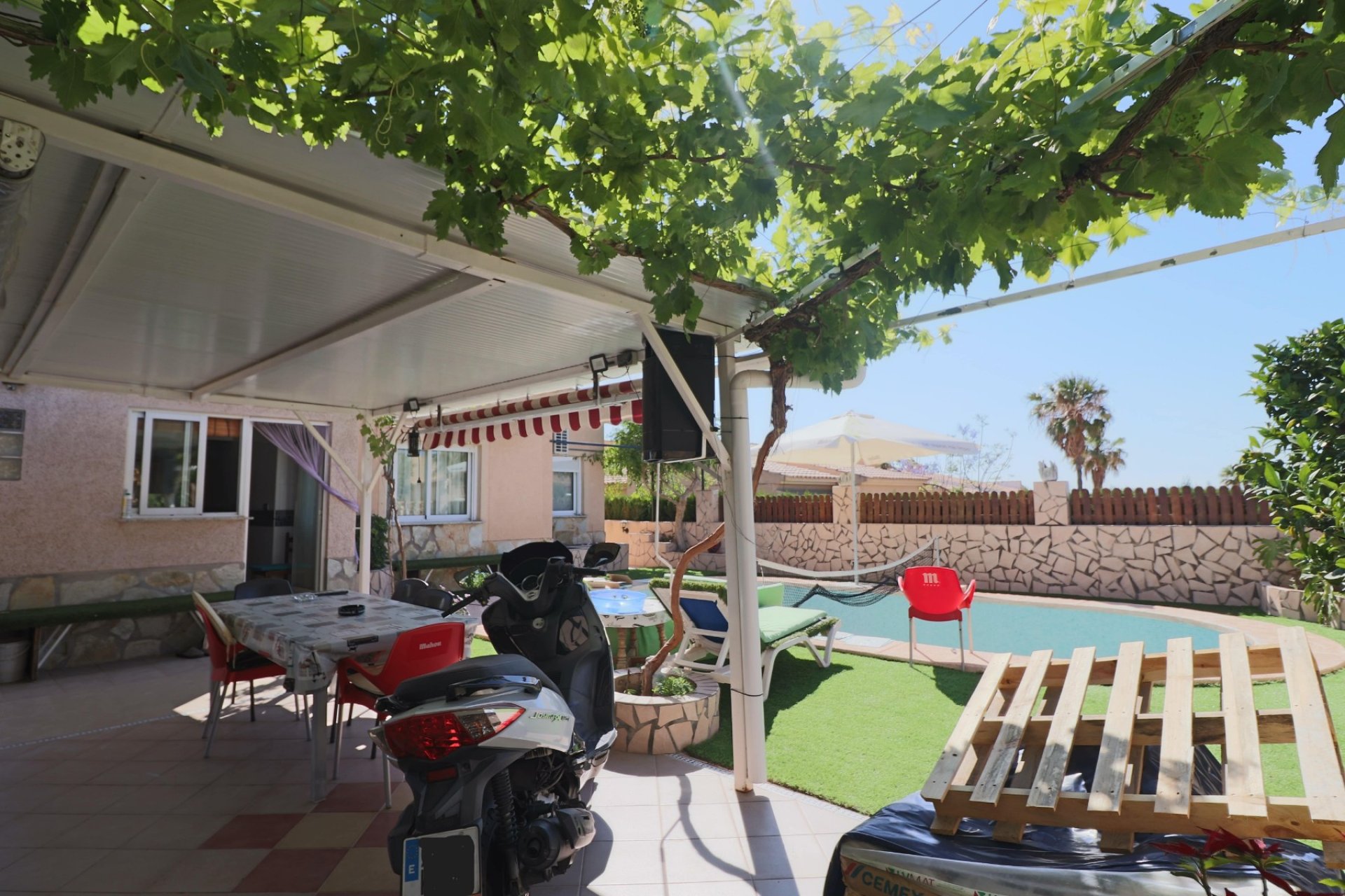 Reventa - Townhouse / Semi -
La Nucía - Urbanisations