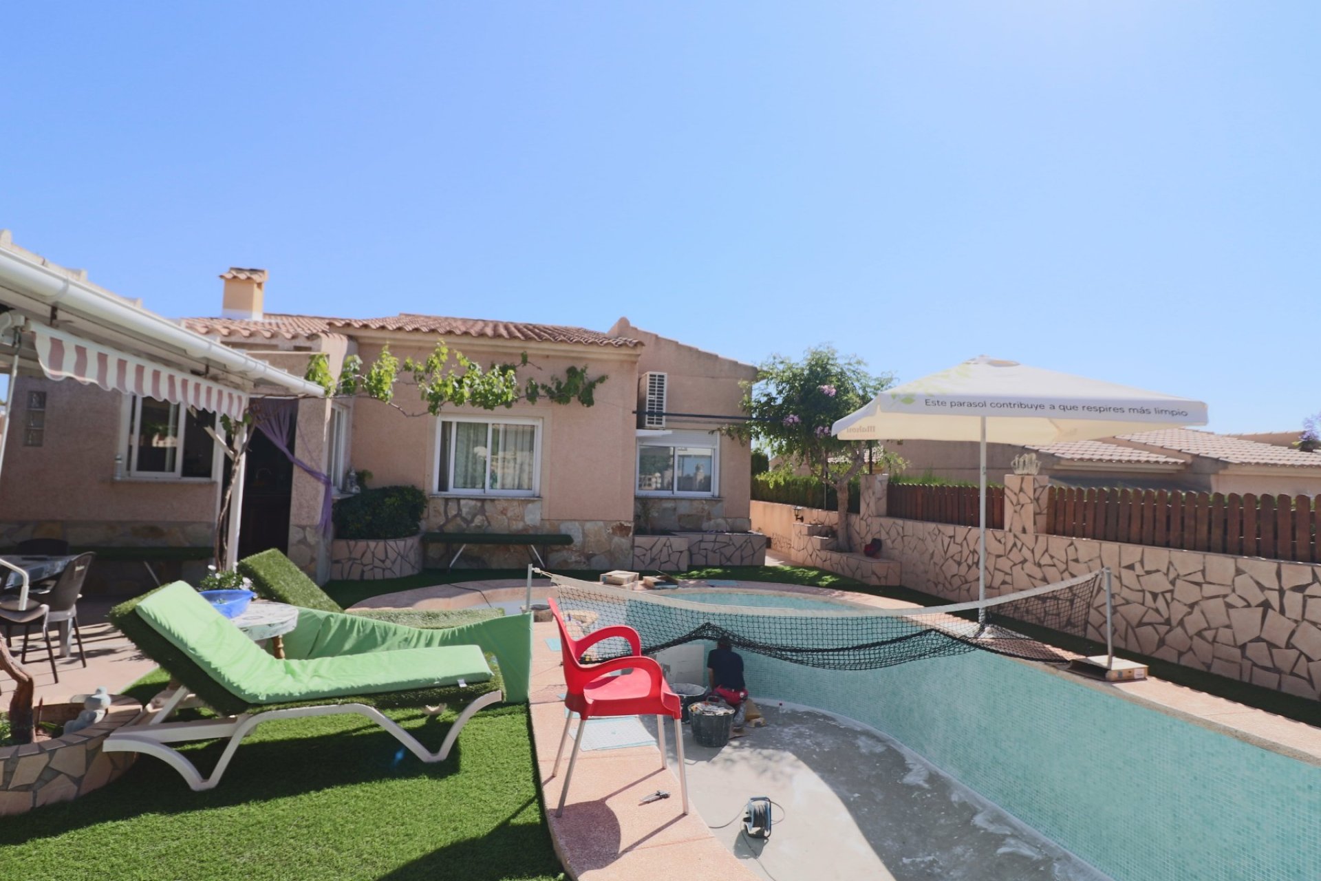 Reventa - Townhouse / Semi -
La Nucía - Urbanisations