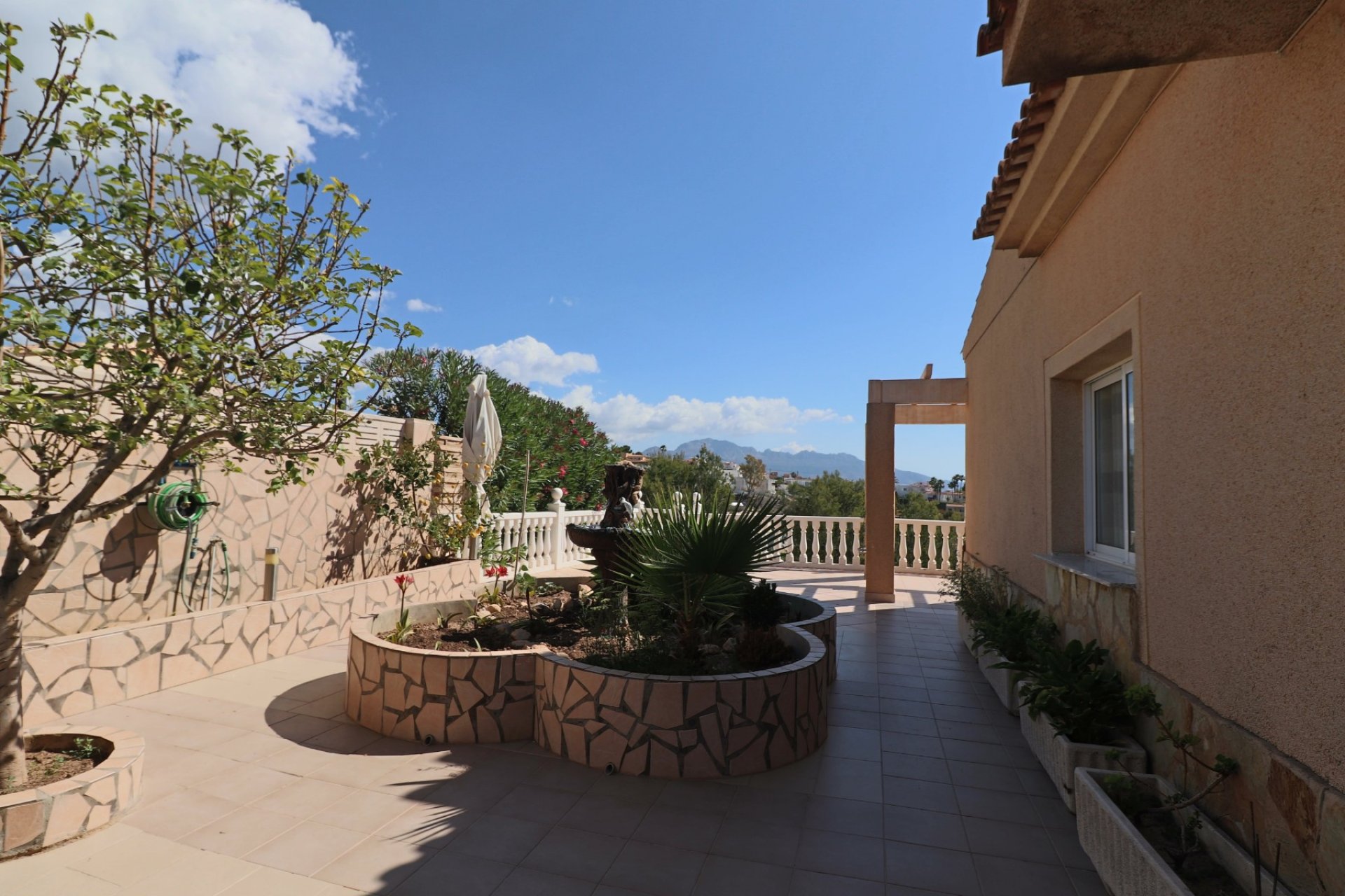 Reventa - Townhouse / Semi -
La Nucía - Urbanisations